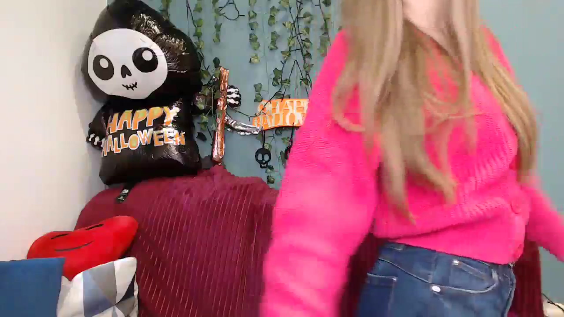 Gallery image thumbnail from Klorisse's myfreecams stream on, 10/20/2023, 11:00 image 16 of 20