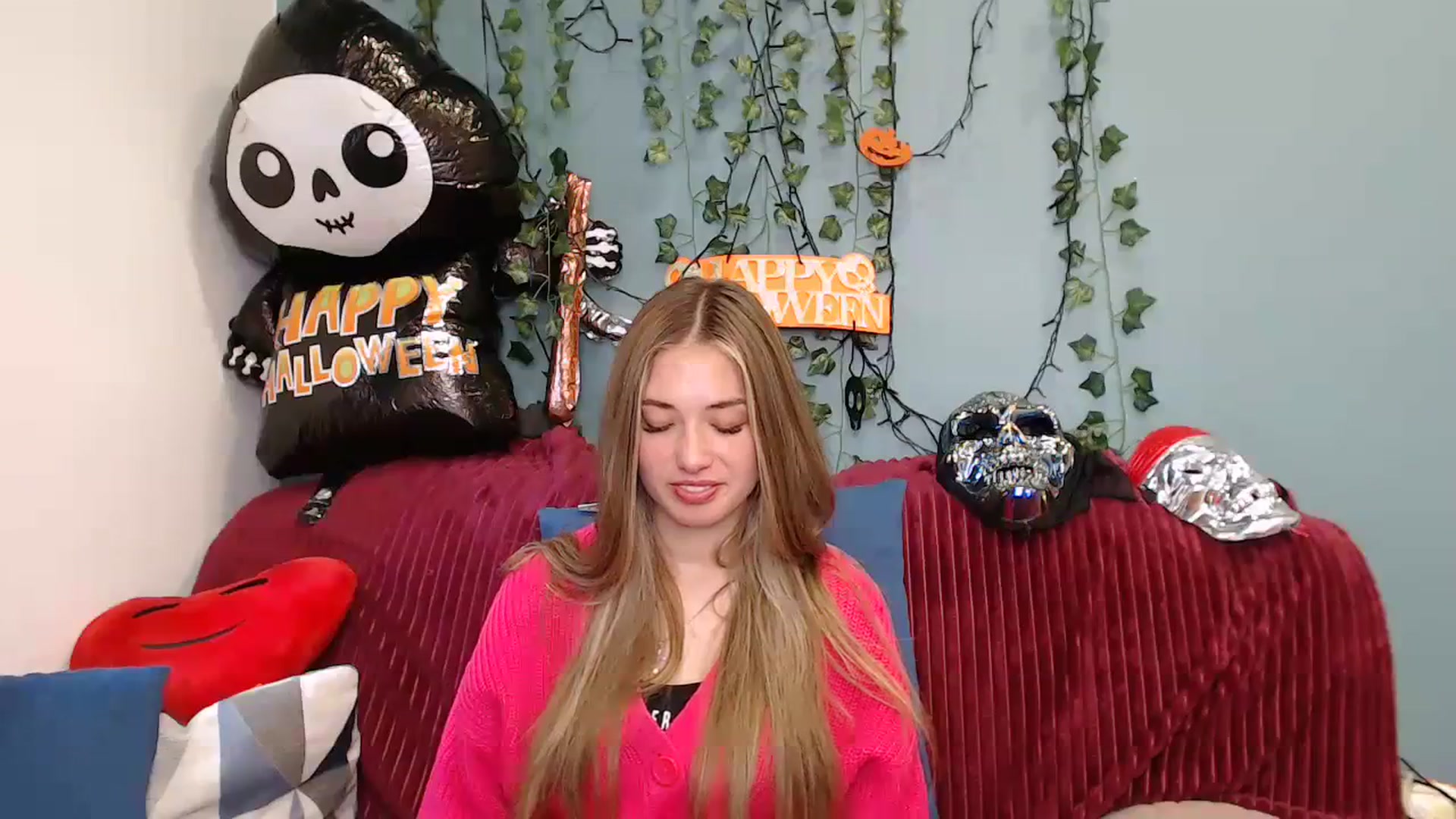 Gallery image thumbnail from Klorisse's myfreecams stream on, 10/20/2023, 11:00 image 10 of 20