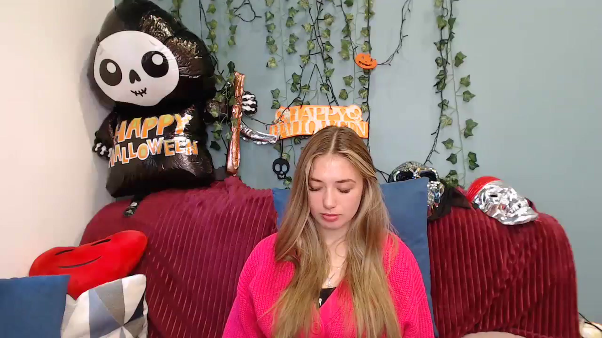 Gallery image thumbnail from Klorisse's myfreecams stream on, 10/20/2023, 11:00 image 19 of 20