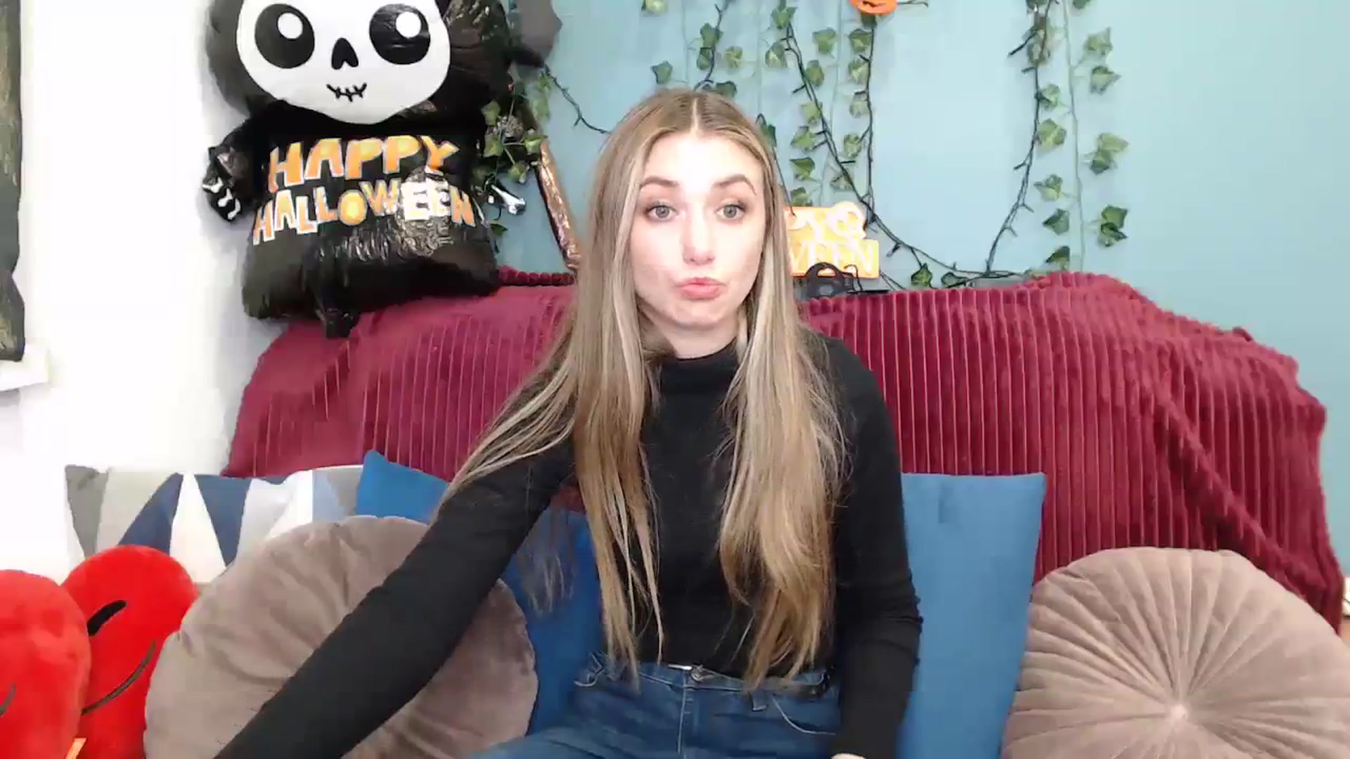 Gallery image thumbnail from Klorisse's myfreecams stream on, 10/24/2023, 12:50 image 14 of 20