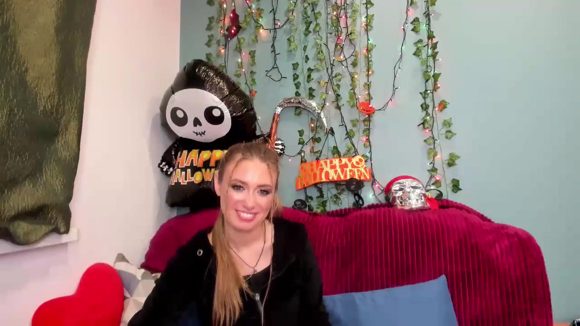 Gallery image thumbnail from Klorisse's myfreecams stream on, 10/25/2023, 17:59 image 12 of 20