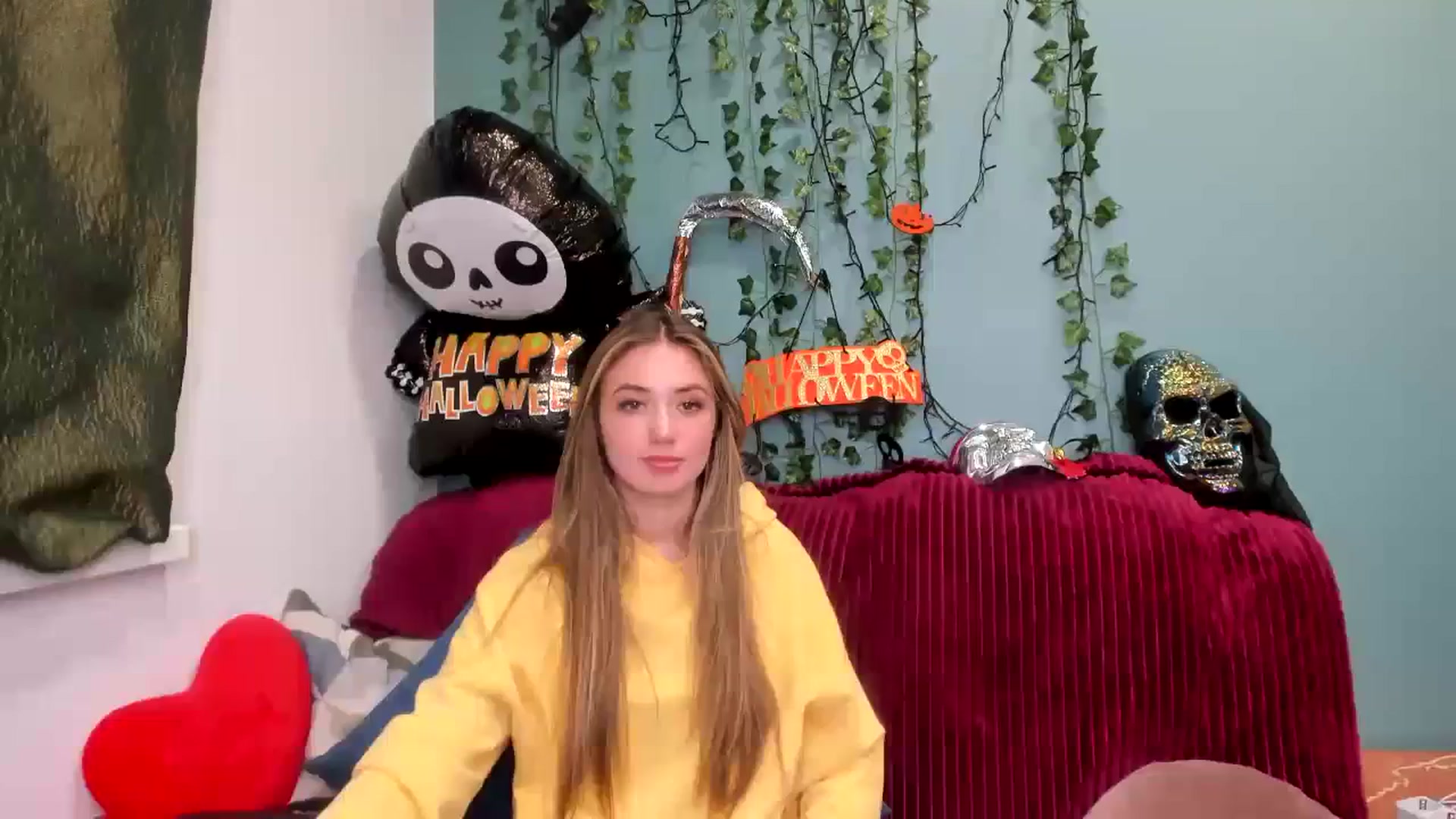 Gallery image thumbnail from Klorisse's myfreecams stream on, 10/26/2023, 13:19 image 1 of 20
