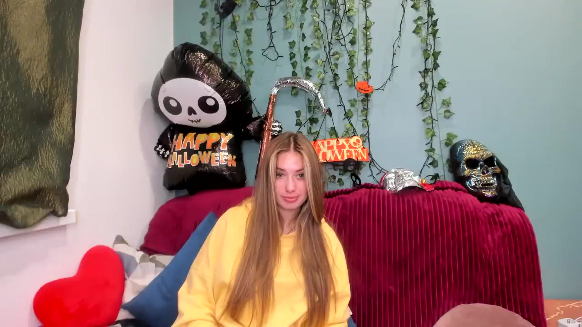 Gallery image thumbnail from Klorisse's myfreecams stream on, 10/26/2023, 13:19 image 16 of 20