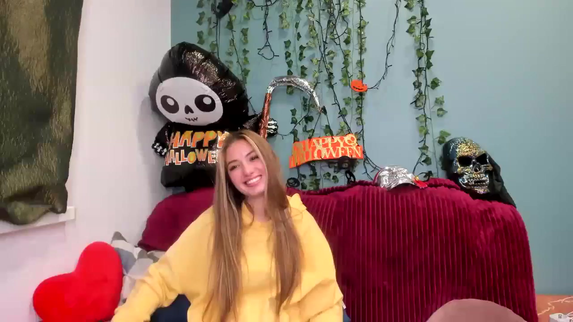 Gallery image thumbnail from Klorisse's myfreecams stream on, 10/26/2023, 13:19 image 7 of 20