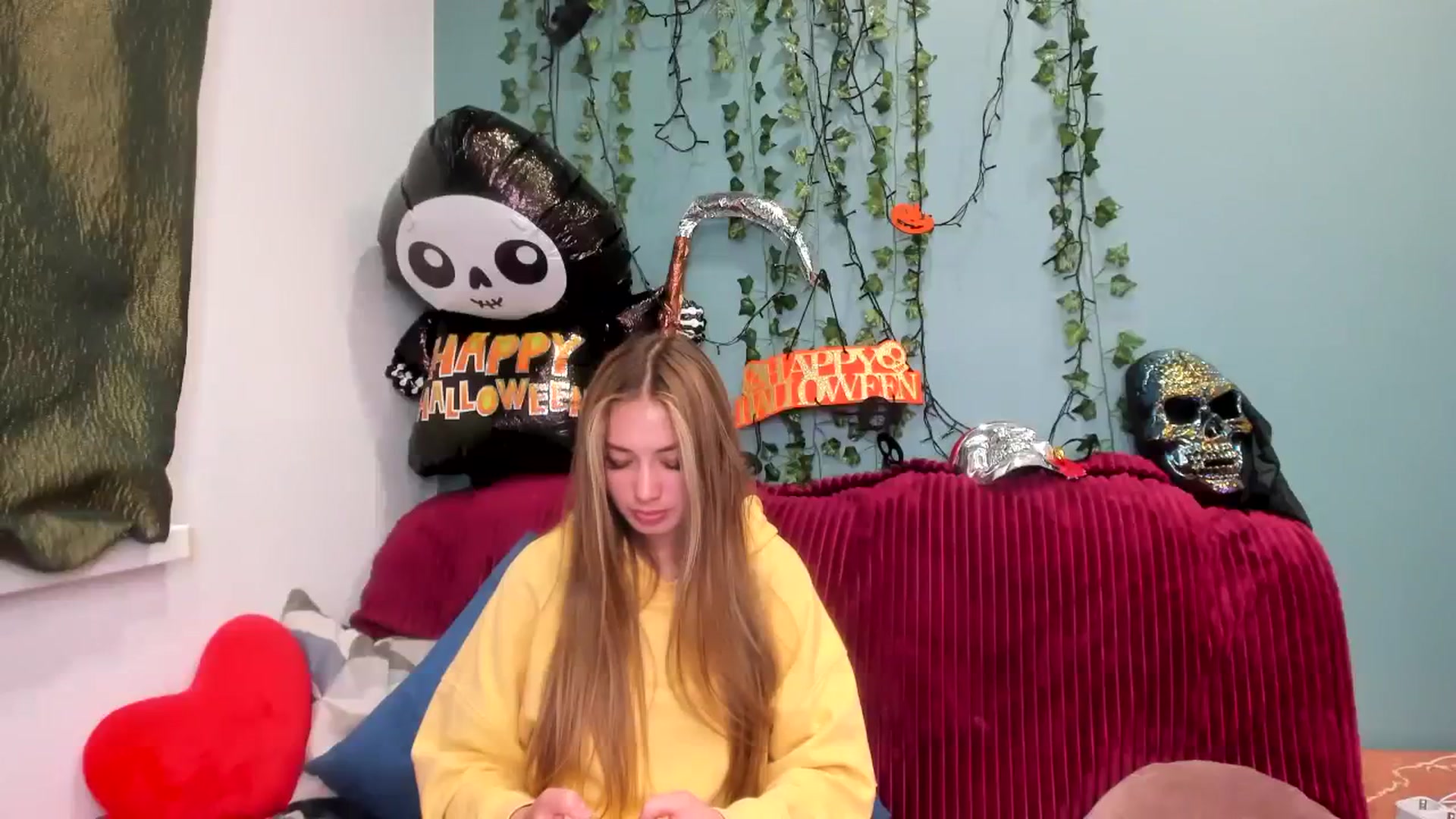 Gallery image thumbnail from Klorisse's myfreecams stream on, 10/26/2023, 13:19 image 19 of 20