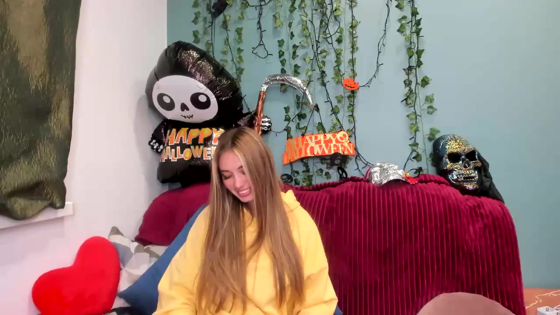 Gallery image thumbnail from Klorisse's myfreecams stream on, 10/26/2023, 13:19 image 11 of 20