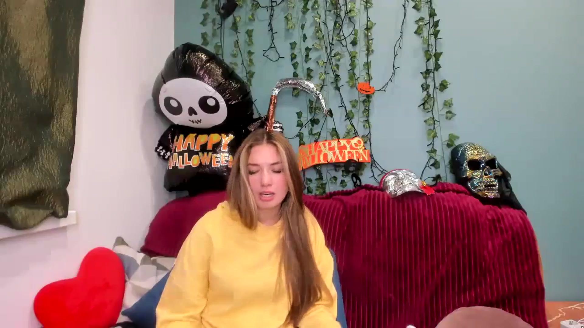 Gallery image thumbnail from Klorisse's myfreecams stream on, 10/26/2023, 14:02 image 16 of 20