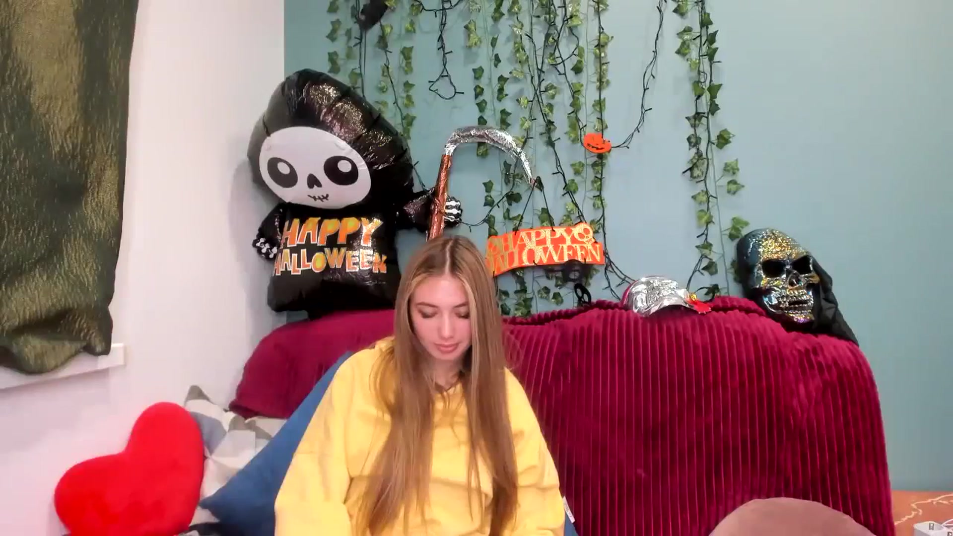 Gallery image thumbnail from Klorisse's myfreecams stream on, 10/26/2023, 14:02 image 4 of 20