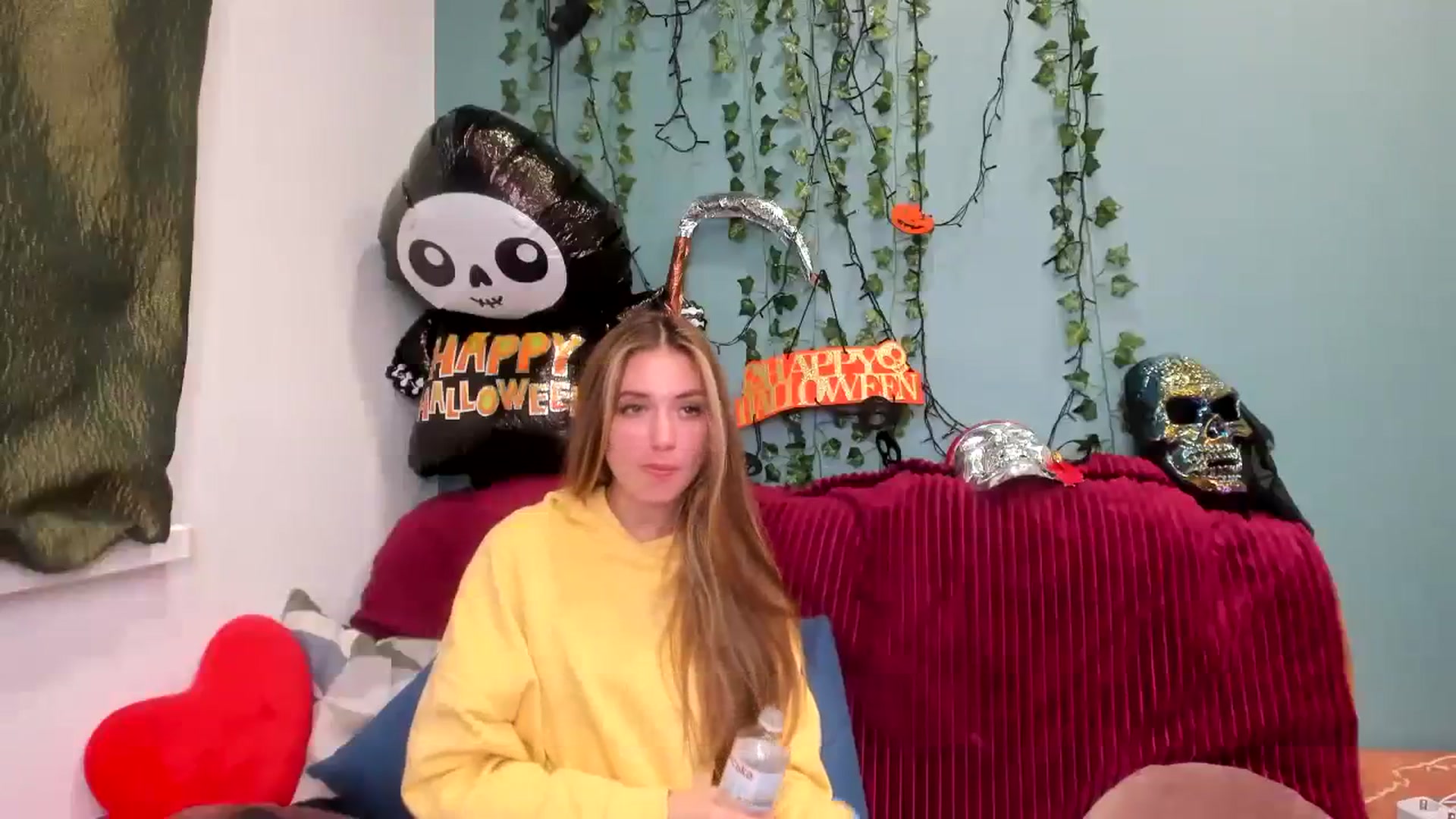 Gallery image thumbnail from Klorisse's myfreecams stream on, 10/26/2023, 14:02 image 9 of 20