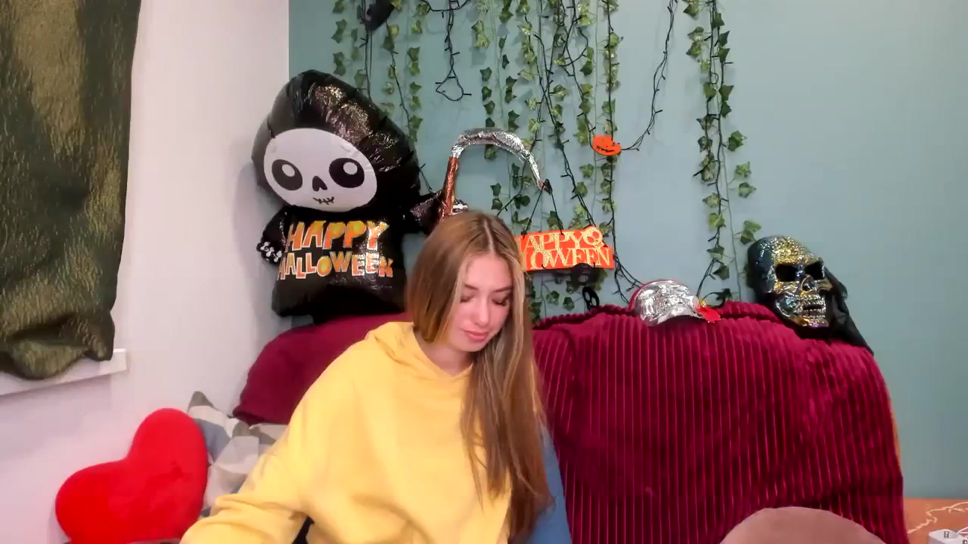 Gallery image thumbnail from Klorisse's myfreecams stream on, 10/26/2023, 14:02 image 5 of 20