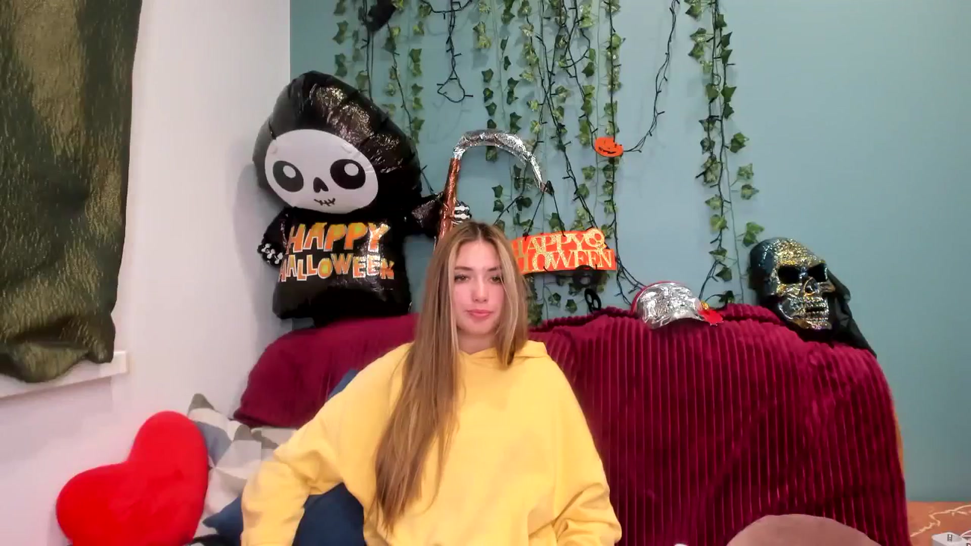 Gallery image thumbnail from Klorisse's myfreecams stream on, 10/26/2023, 14:02 image 18 of 20
