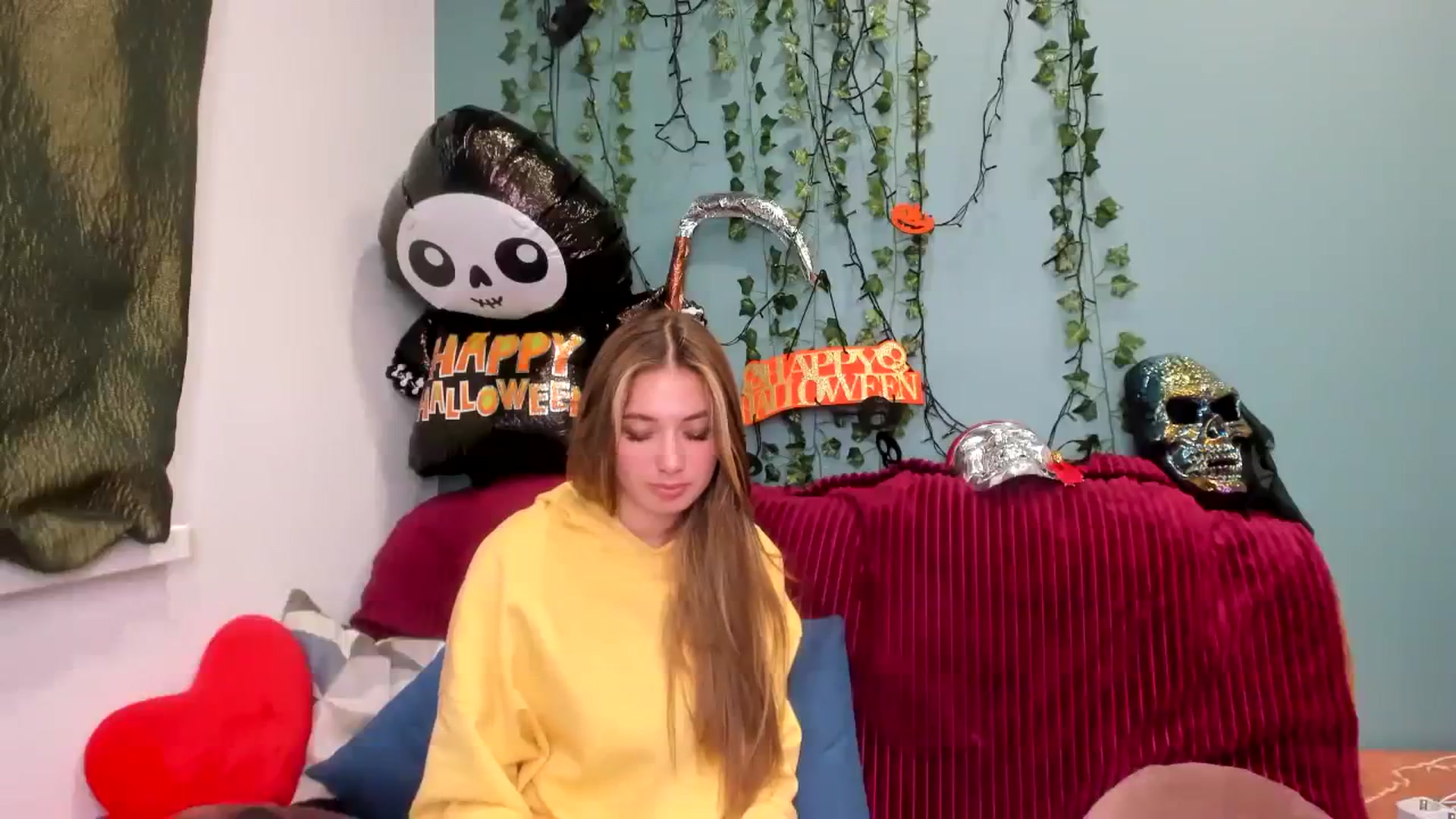 Gallery image thumbnail from Klorisse's myfreecams stream on, 10/26/2023, 14:02 image 6 of 20