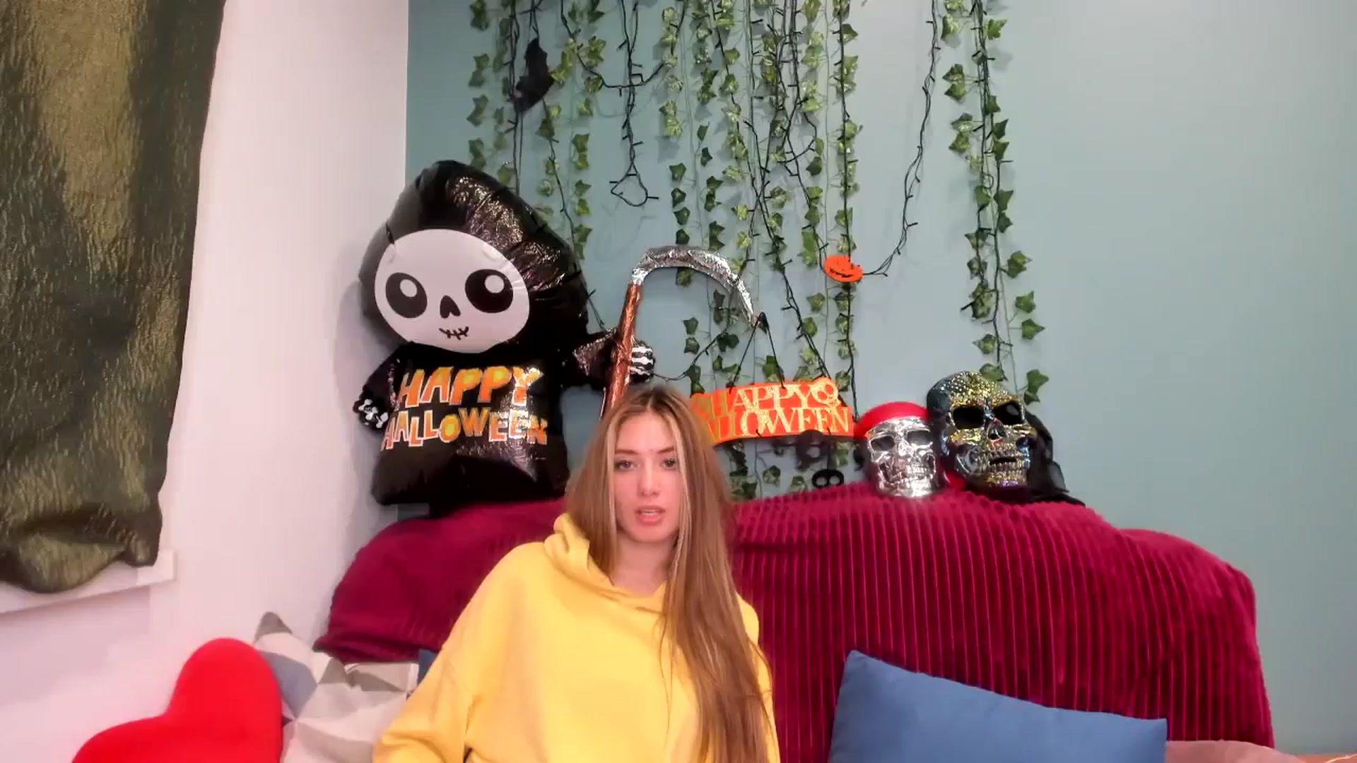 Gallery image thumbnail from Klorisse's myfreecams stream on, 10/26/2023, 17:09 image 10 of 20