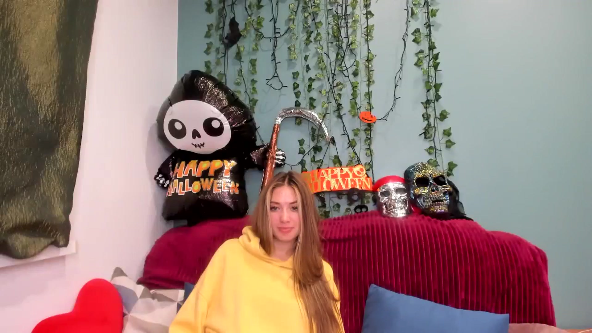 Gallery image thumbnail from Klorisse's myfreecams stream on, 10/26/2023, 17:09 image 17 of 20