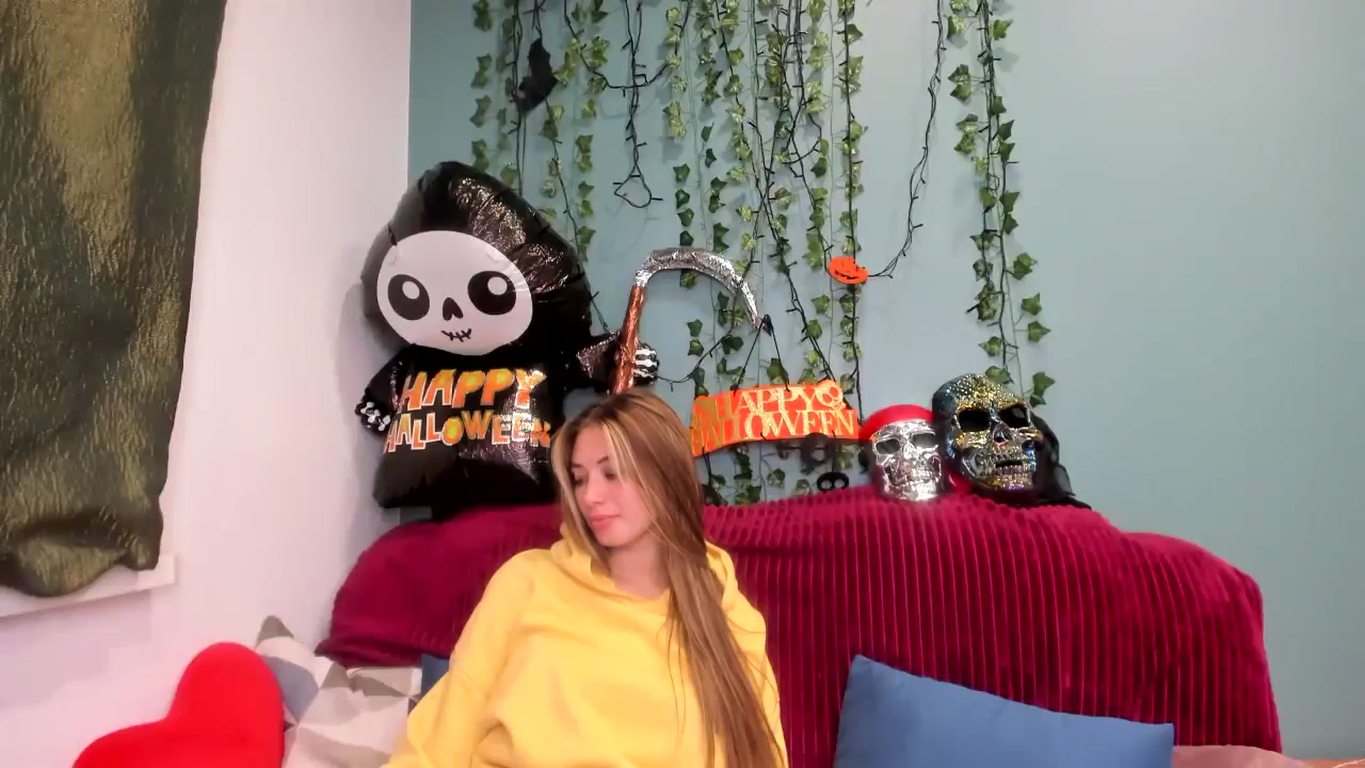 Gallery image thumbnail from Klorisse's myfreecams stream on, 10/26/2023, 17:09 image 12 of 20