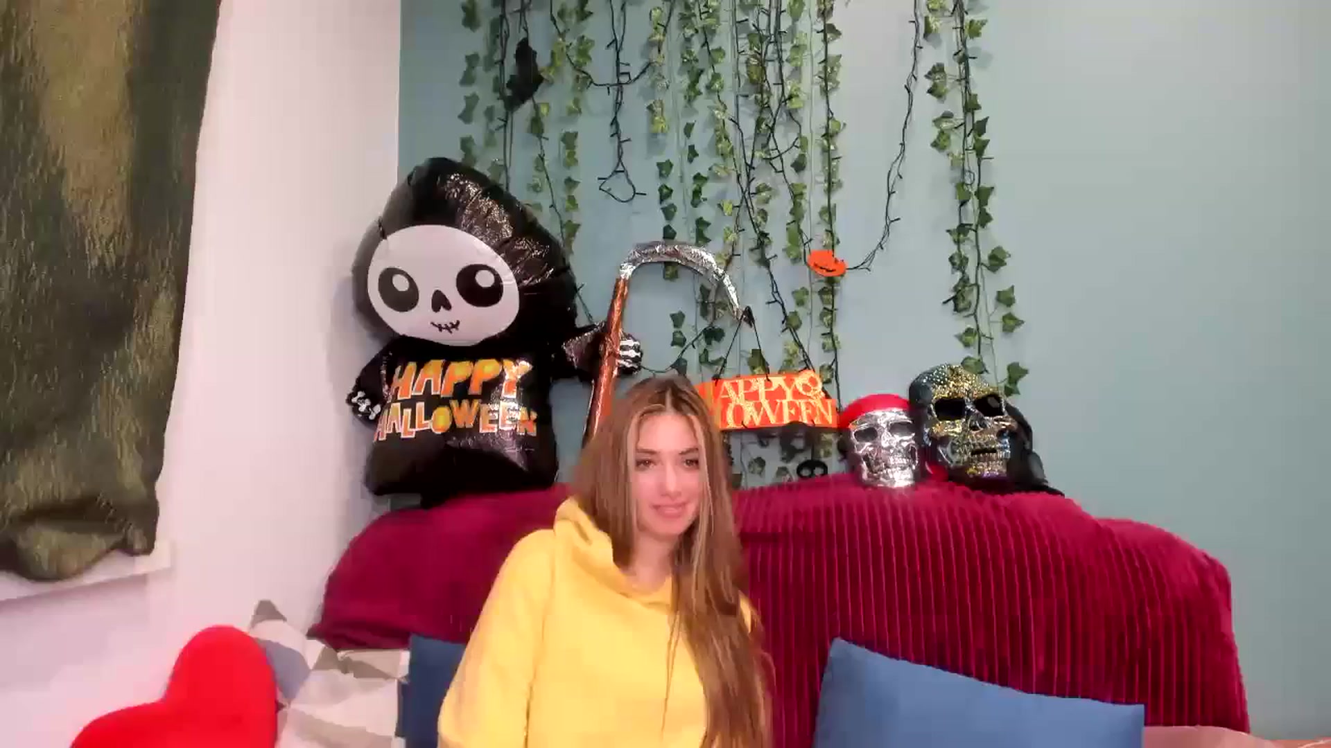 Gallery image thumbnail from Klorisse's myfreecams stream on, 10/26/2023, 17:09 image 7 of 20