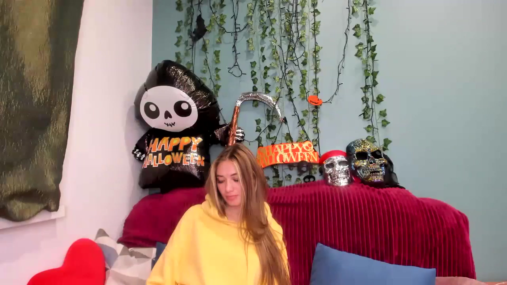 Gallery image thumbnail from Klorisse's myfreecams stream on, 10/26/2023, 17:09 image 8 of 20