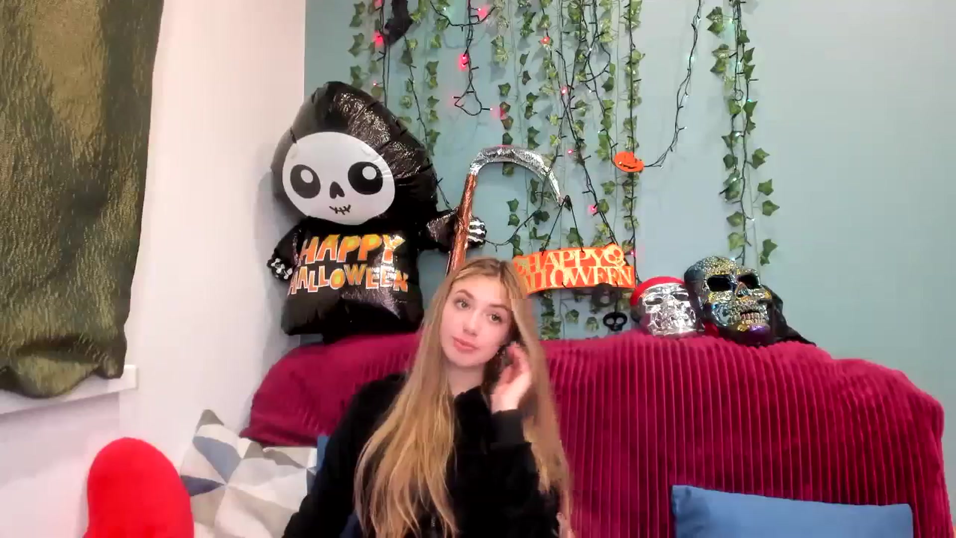 Gallery image thumbnail from Klorisse's myfreecams stream on, 10/27/2023, 13:13 image 5 of 20