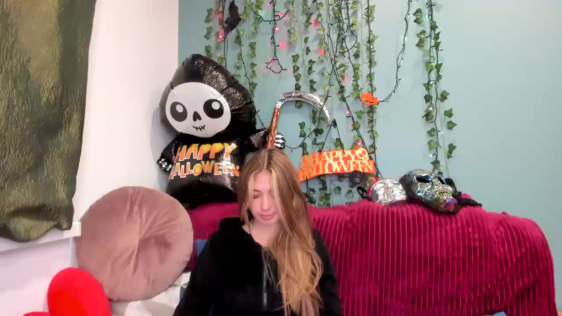 Gallery image thumbnail from Klorisse's myfreecams stream on, 10/27/2023, 14:05 image 11 of 20