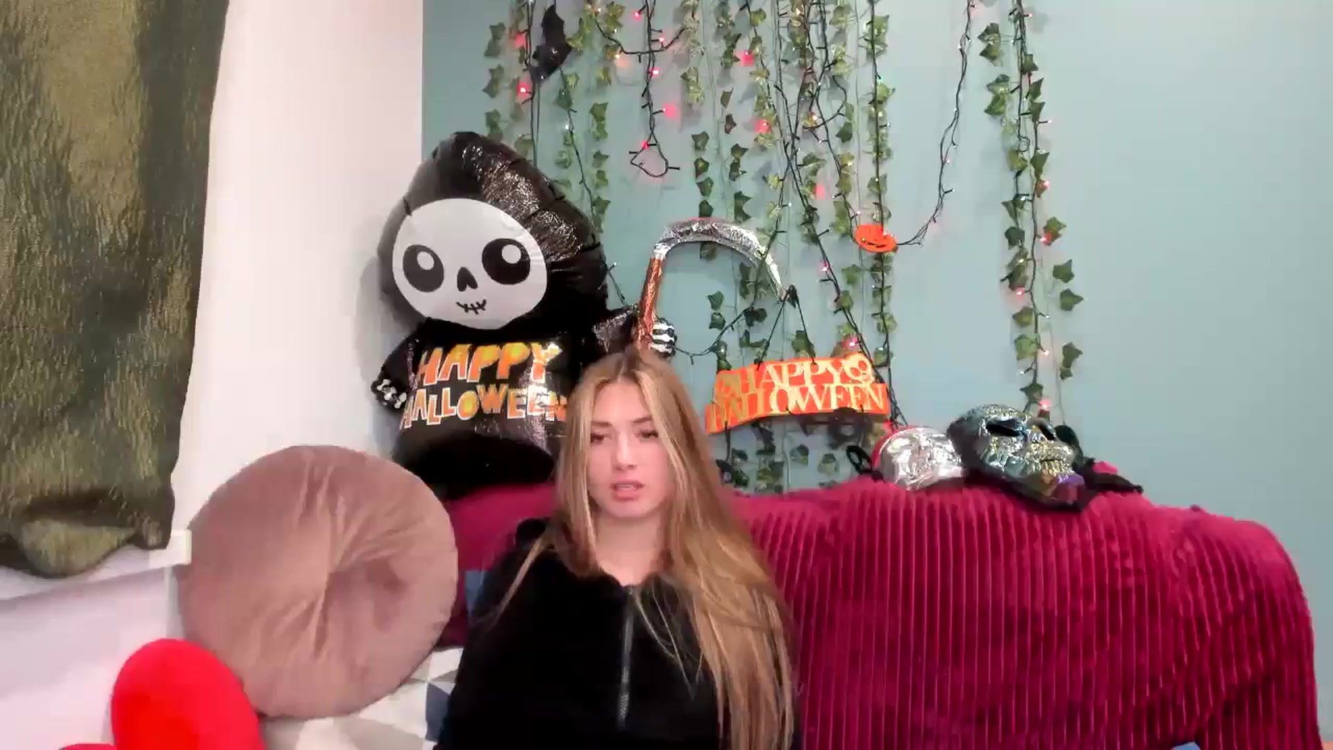 Gallery image thumbnail from Klorisse's myfreecams stream on, 10/27/2023, 14:05 image 4 of 20