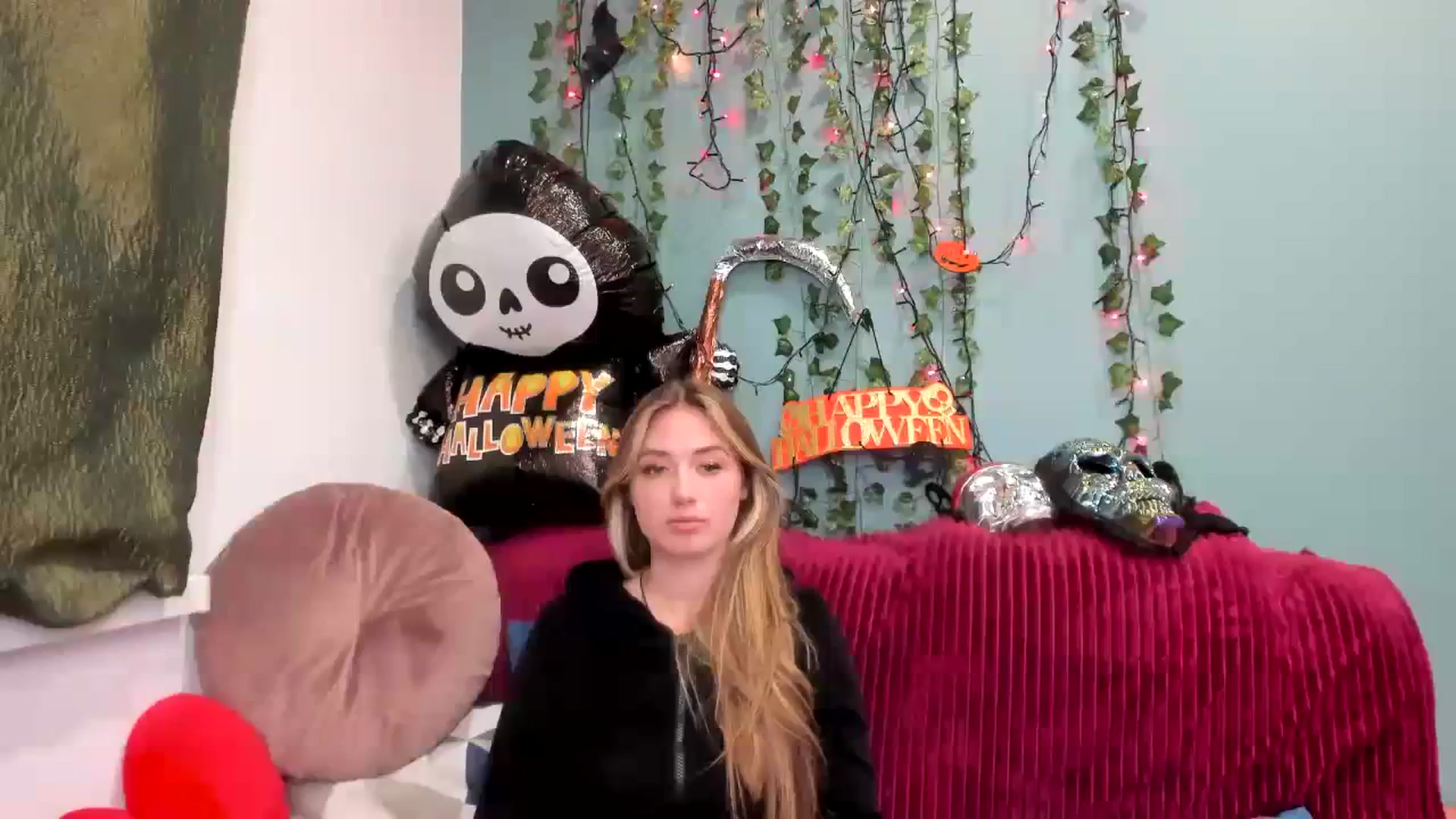Gallery image thumbnail from Klorisse's myfreecams stream on, 10/27/2023, 14:05 image 10 of 20