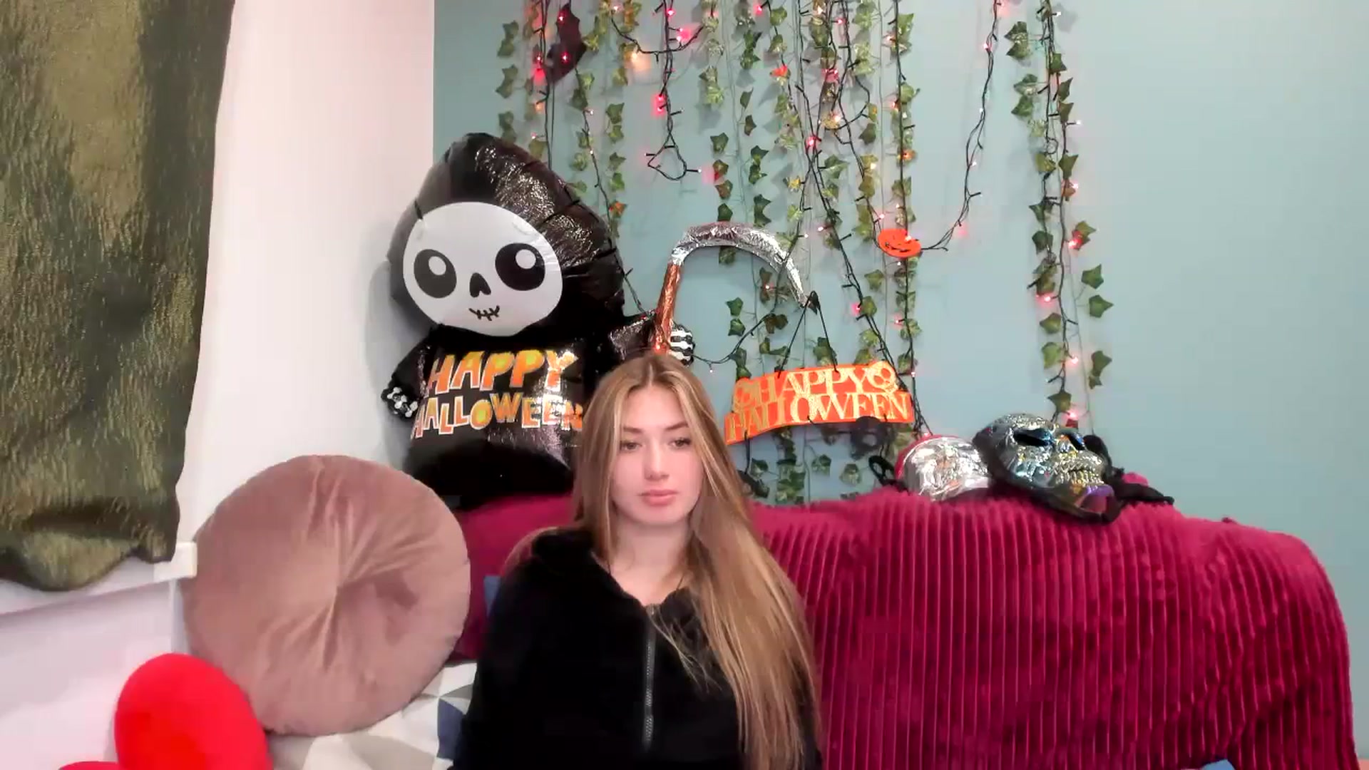 Gallery image thumbnail from Klorisse's myfreecams stream on, 10/27/2023, 14:05 image 2 of 20
