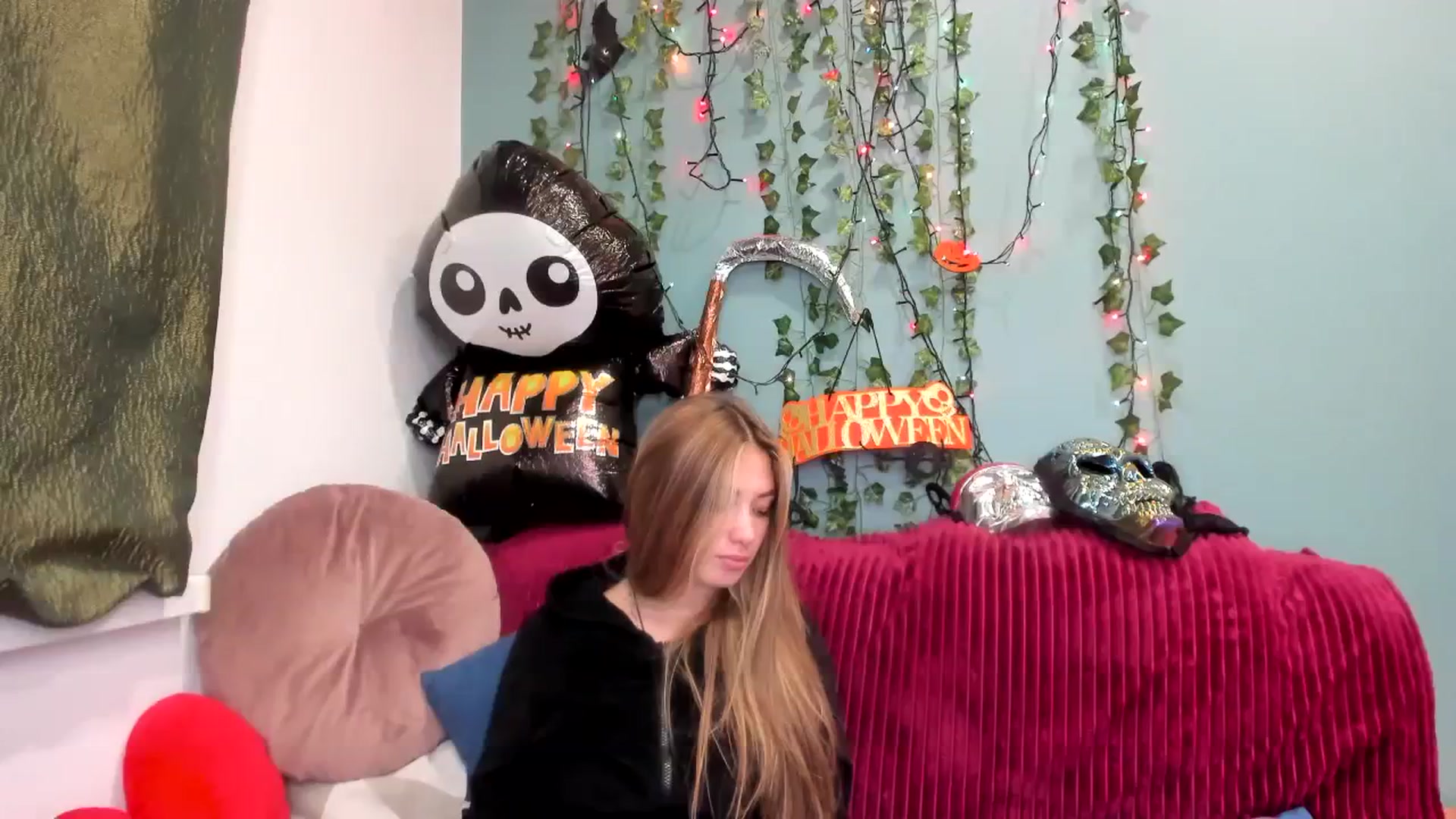 Gallery image thumbnail from Klorisse's myfreecams stream on, 10/27/2023, 14:05 image 20 of 20