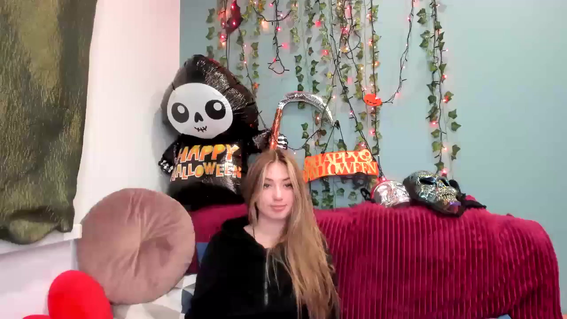 Gallery image thumbnail from Klorisse's myfreecams stream on, 10/27/2023, 14:05 image 14 of 20
