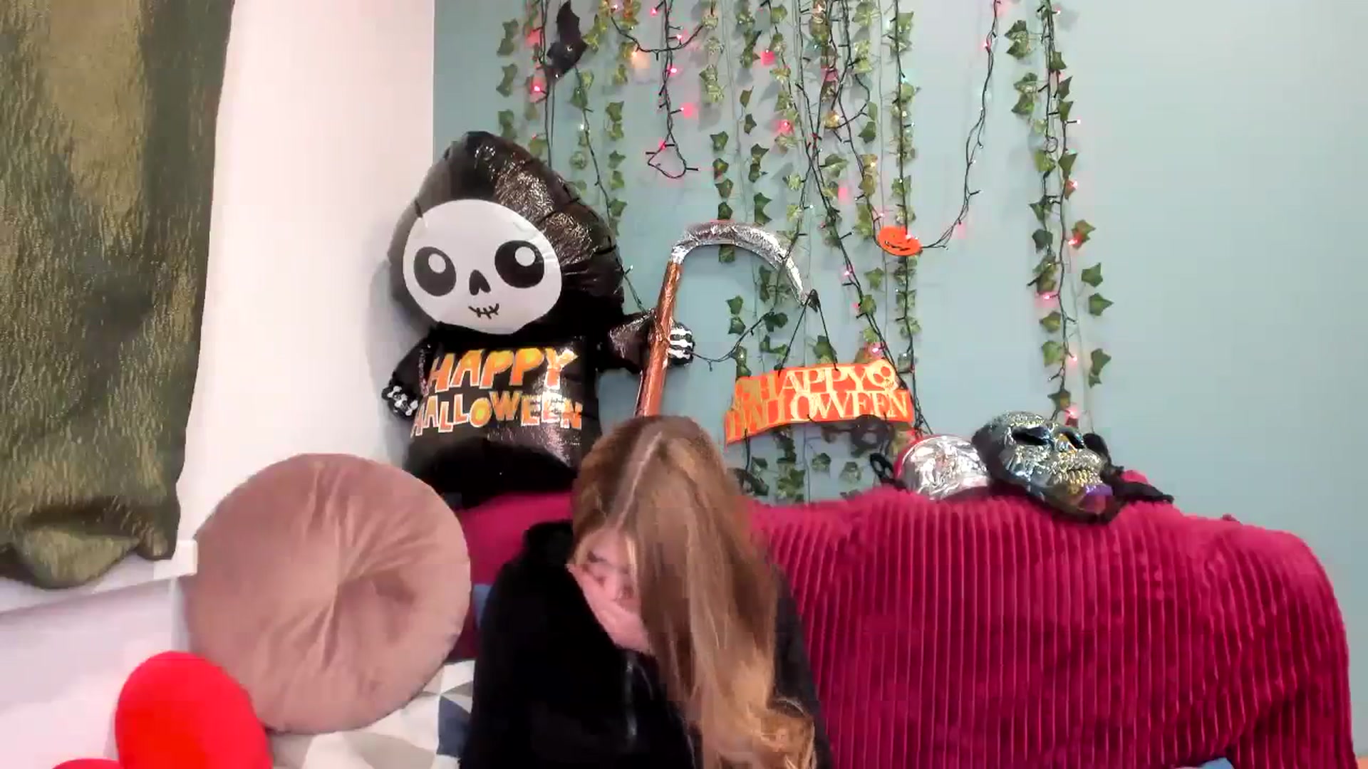 Gallery image thumbnail from Klorisse's myfreecams stream on, 10/27/2023, 14:05 image 17 of 20