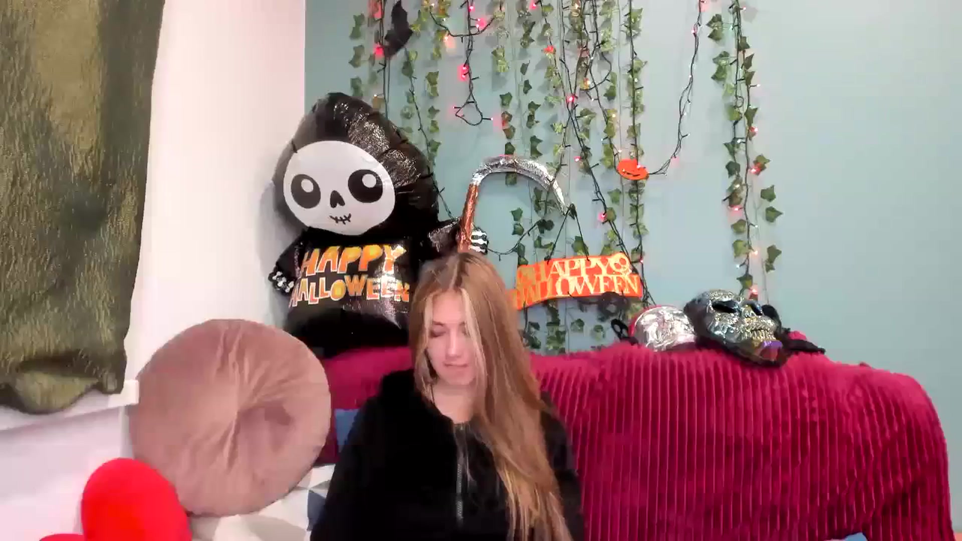 Gallery image thumbnail from Klorisse's myfreecams stream on, 10/27/2023, 14:05 image 8 of 20