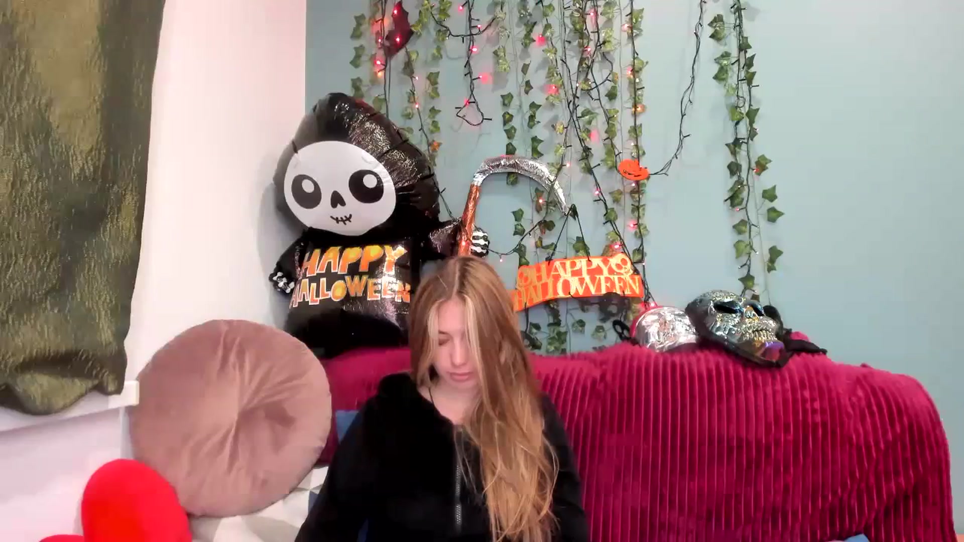 Gallery image thumbnail from Klorisse's myfreecams stream on, 10/27/2023, 14:05 image 12 of 20