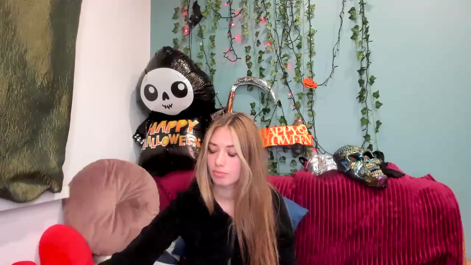 Gallery image thumbnail from Klorisse's myfreecams stream on, 10/27/2023, 15:46 image 10 of 20