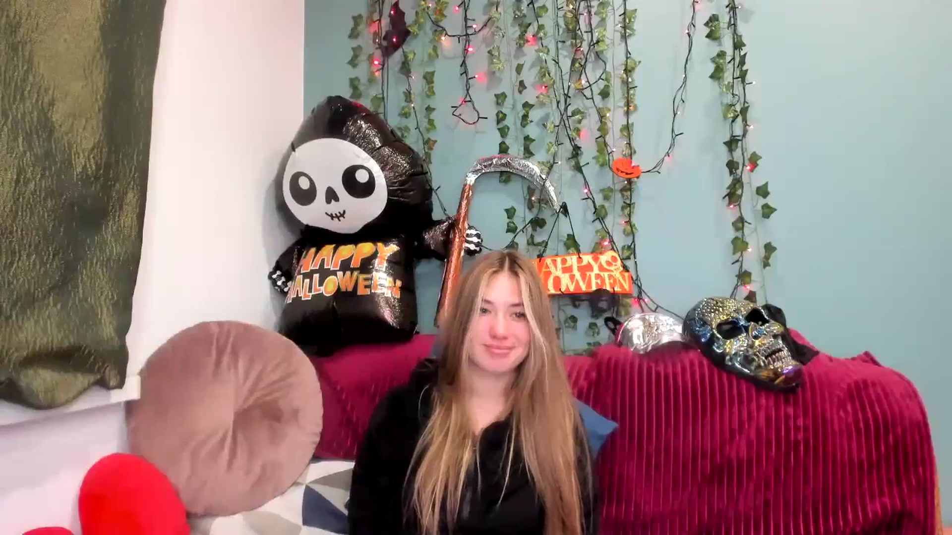 Gallery image thumbnail from Klorisse's myfreecams stream on, 10/27/2023, 15:46 image 19 of 20