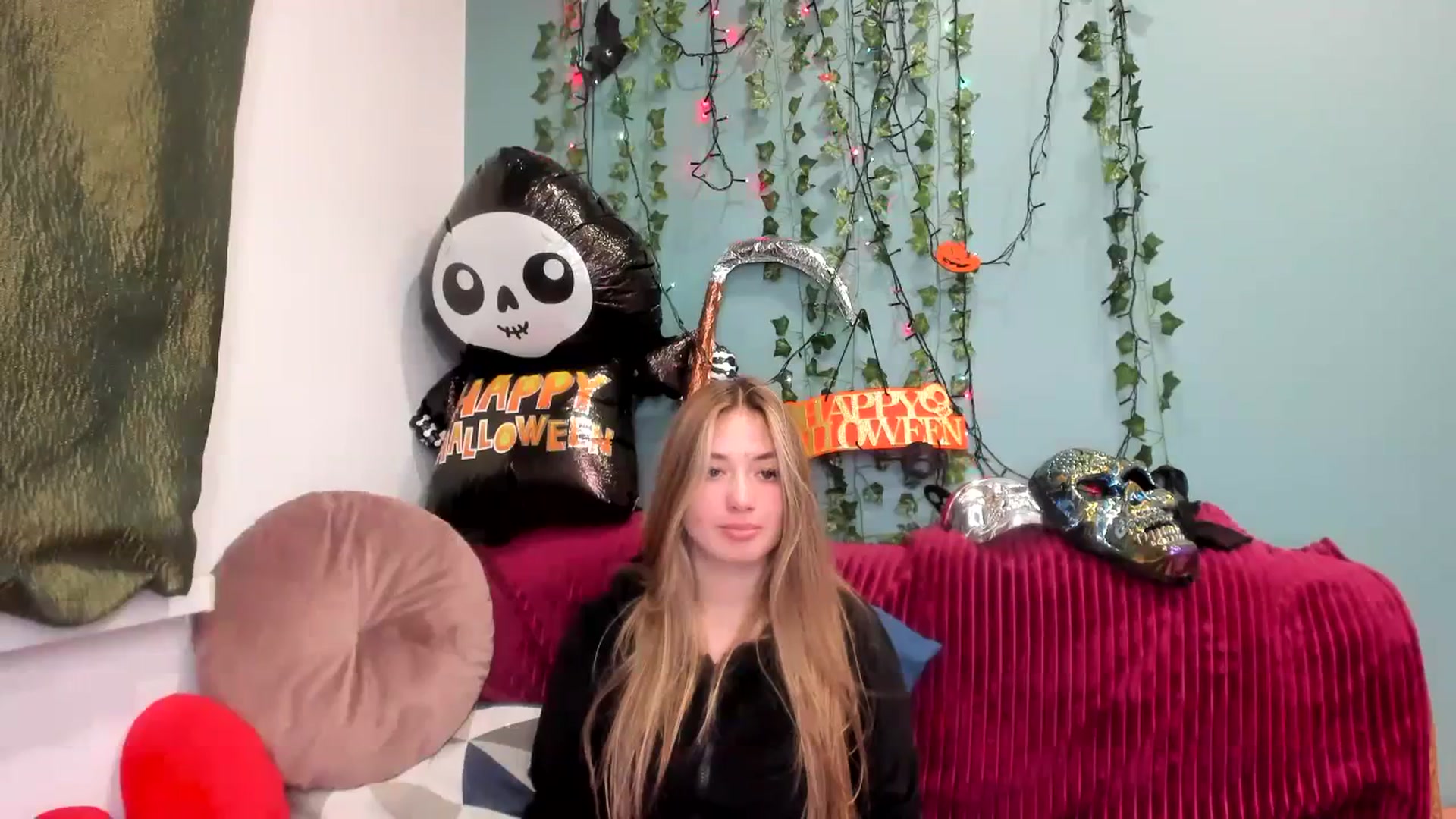 Gallery image thumbnail from Klorisse's myfreecams stream on, 10/27/2023, 15:46 image 18 of 20