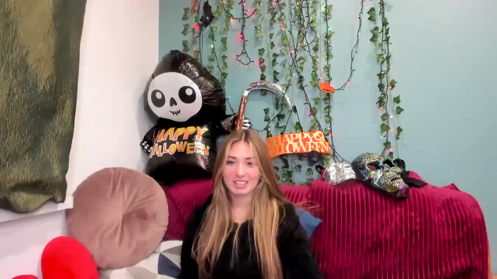 Gallery image thumbnail from Klorisse's myfreecams stream on, 10/27/2023, 15:46 image 17 of 20