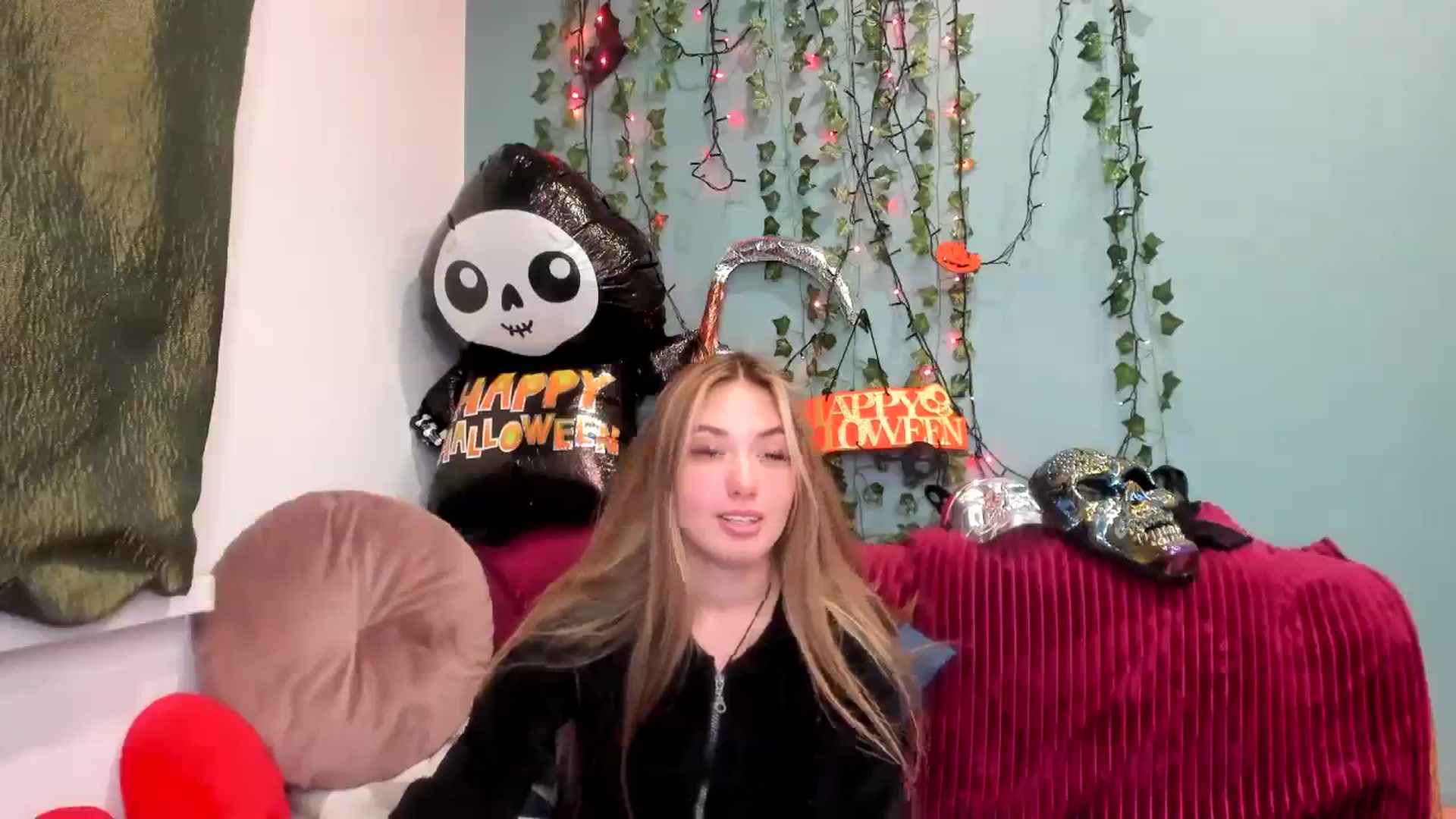 Gallery image thumbnail from Klorisse's myfreecams stream on, 10/27/2023, 15:46 image 11 of 20