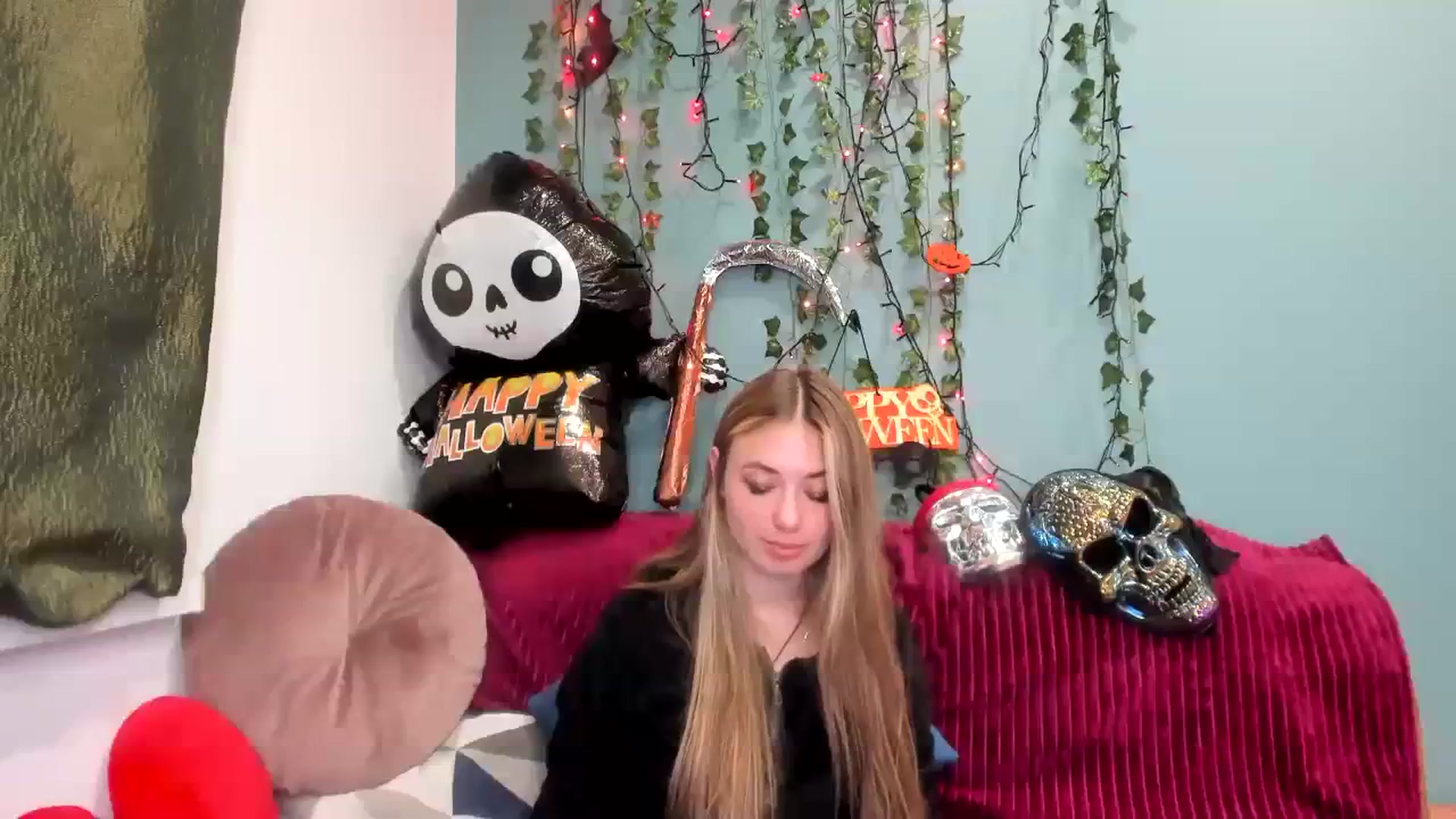 Gallery image thumbnail from Klorisse's myfreecams stream on, 10/27/2023, 16:56 image 3 of 20