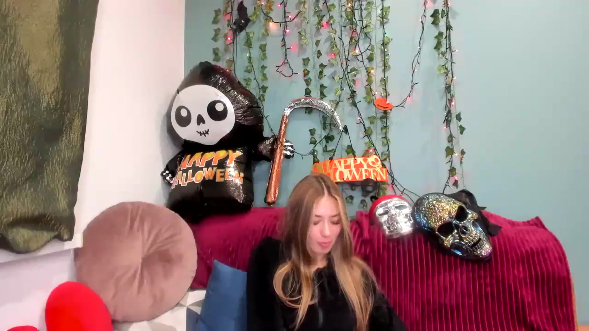 Gallery image thumbnail from Klorisse's myfreecams stream on, 10/27/2023, 16:56 image 18 of 20