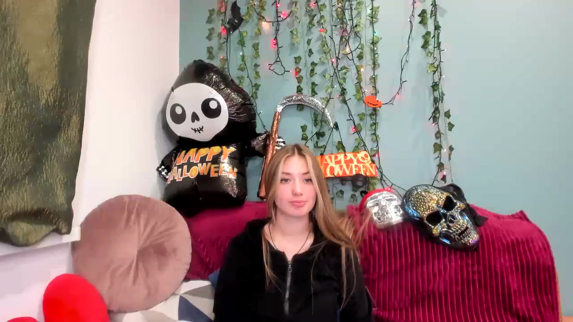 Gallery image thumbnail from Klorisse's myfreecams stream on, 10/27/2023, 16:56 image 6 of 20