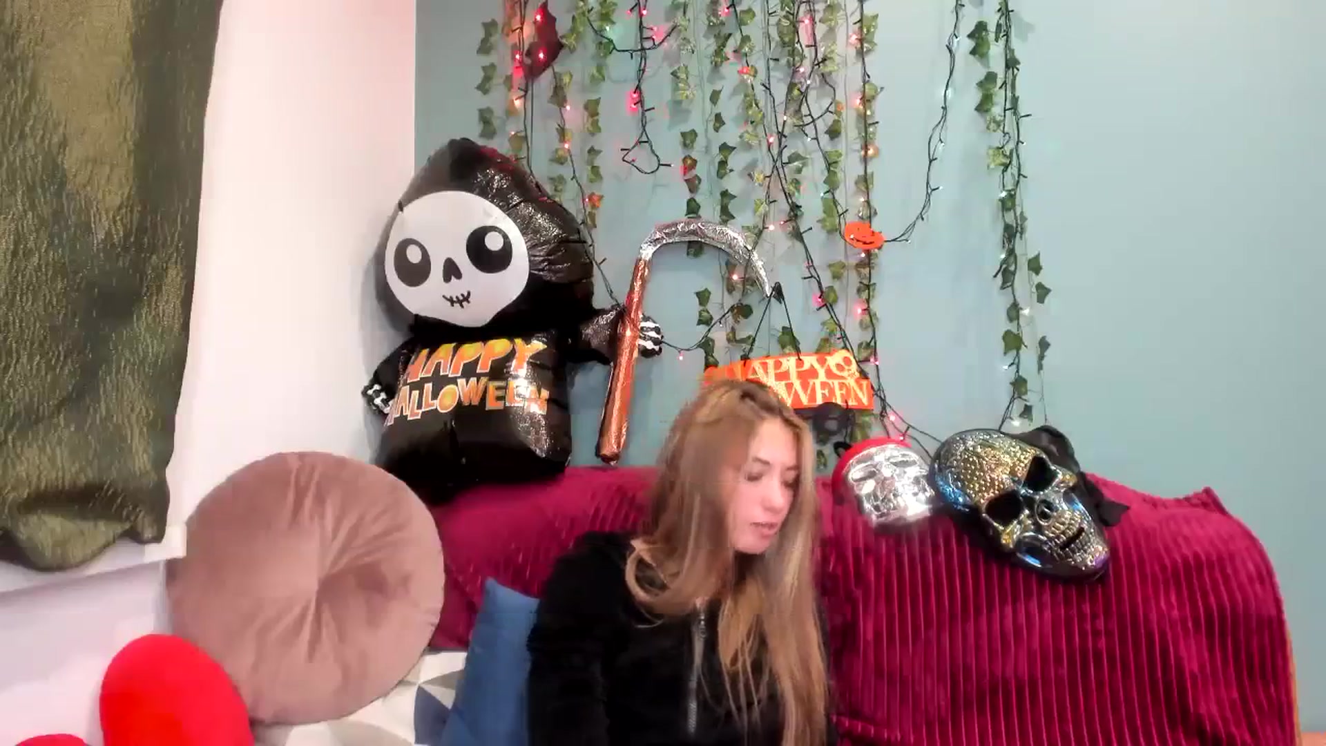 Gallery image thumbnail from Klorisse's myfreecams stream on, 10/27/2023, 16:56 image 14 of 20