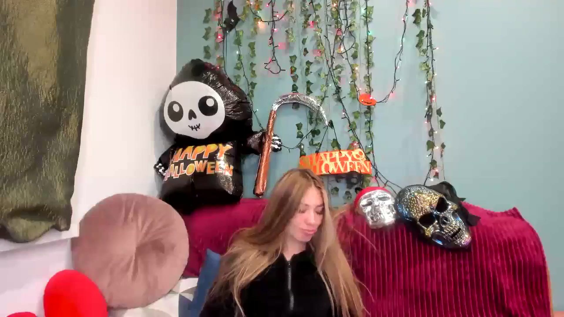 Gallery image thumbnail from Klorisse's myfreecams stream on, 10/27/2023, 16:56 image 19 of 20