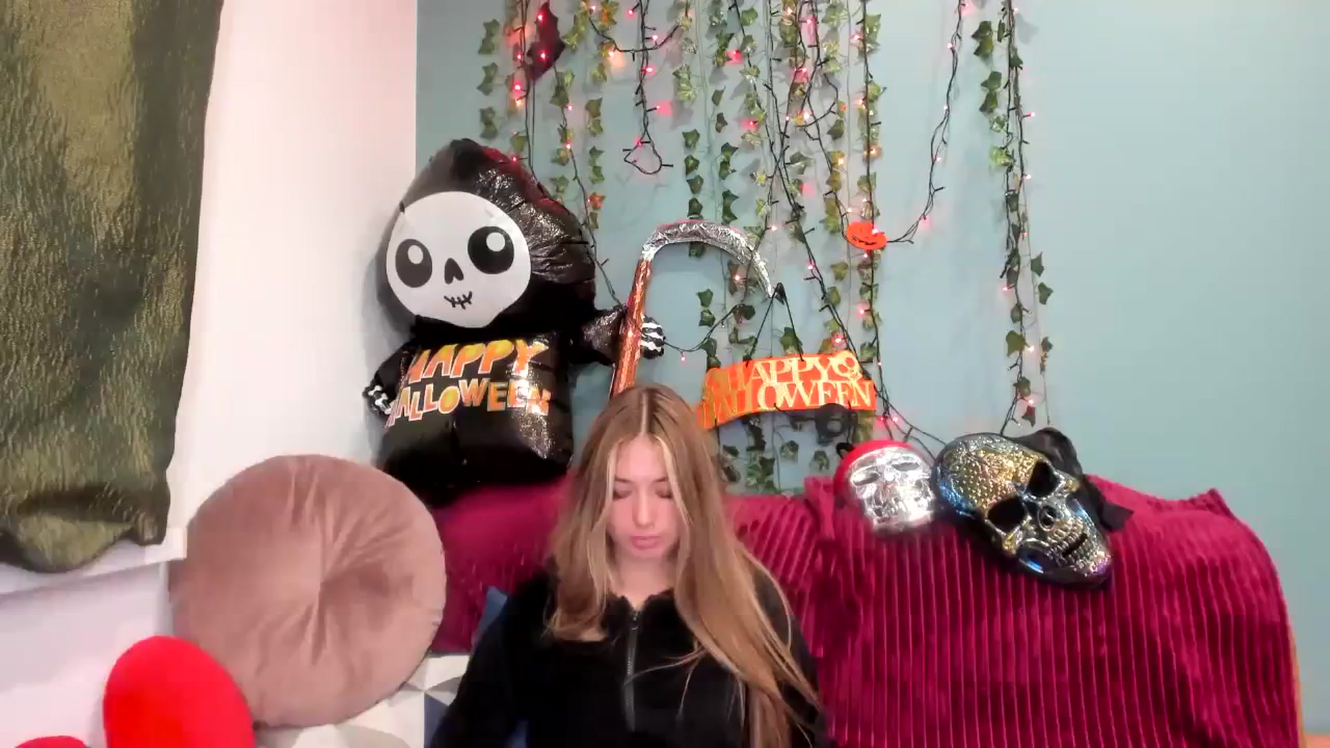 Gallery image thumbnail from Klorisse's myfreecams stream on, 10/27/2023, 16:56 image 15 of 20