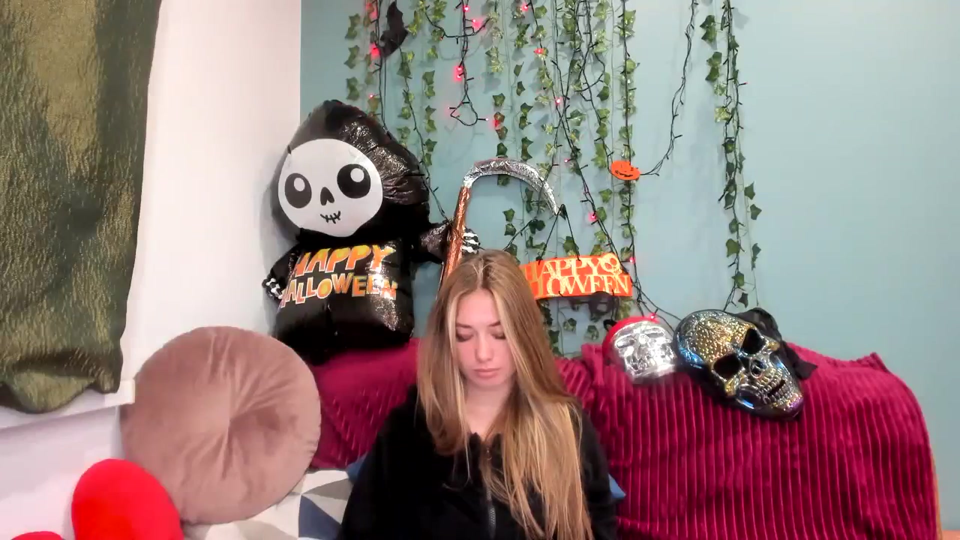 Gallery image thumbnail from Klorisse's myfreecams stream on, 10/27/2023, 16:56 image 10 of 20