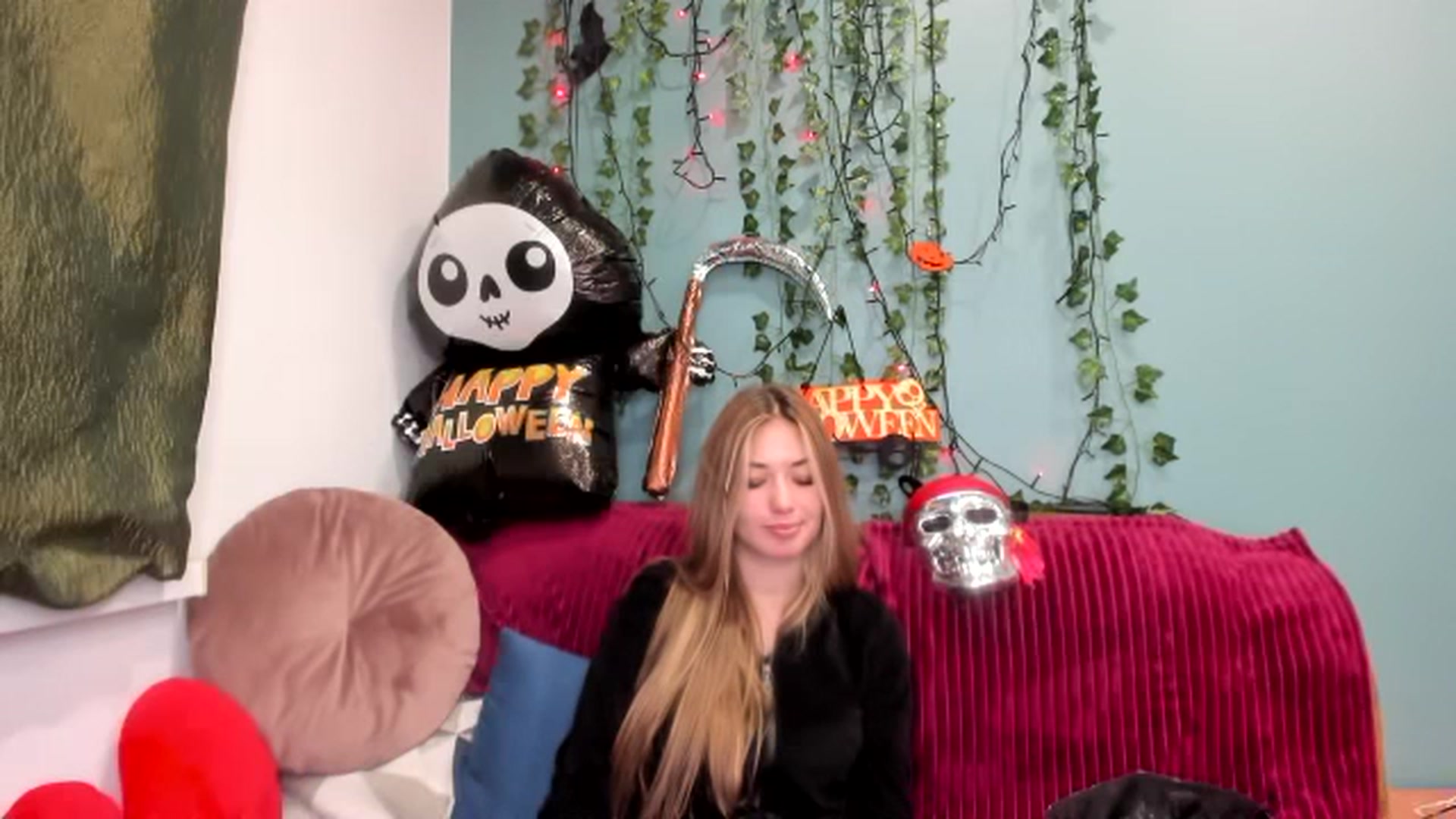 Gallery image thumbnail from Klorisse's myfreecams stream on, 10/27/2023, 18:00 image 6 of 20
