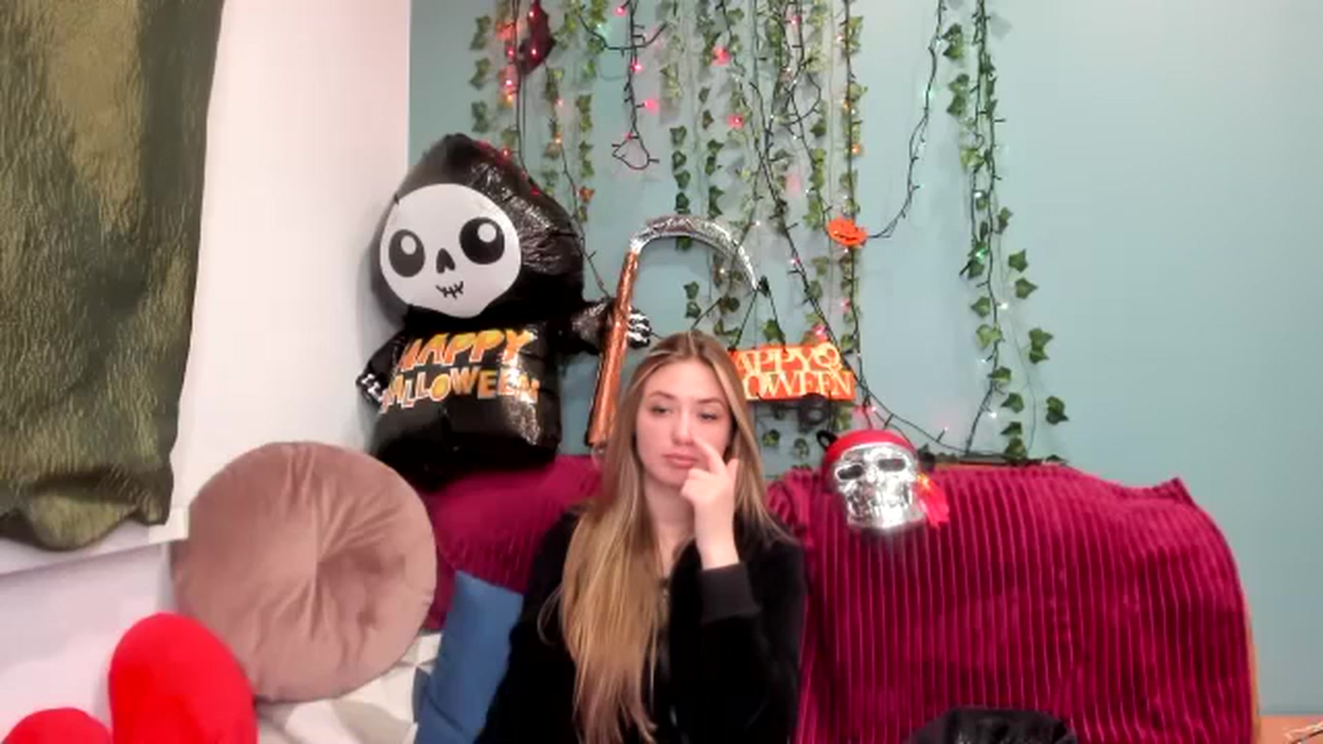 Gallery image thumbnail from Klorisse's myfreecams stream on, 10/27/2023, 18:00 image 1 of 20