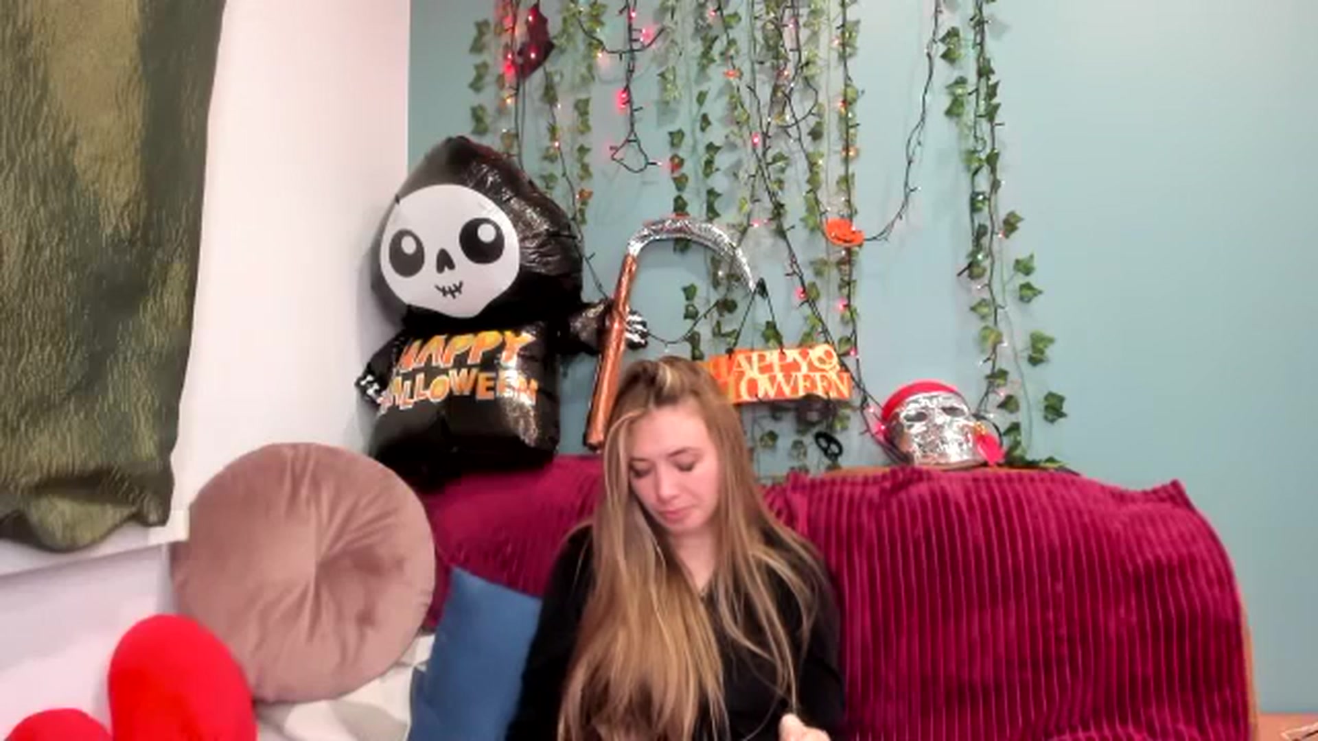 Gallery image thumbnail from Klorisse's myfreecams stream on, 10/27/2023, 18:00 image 15 of 20