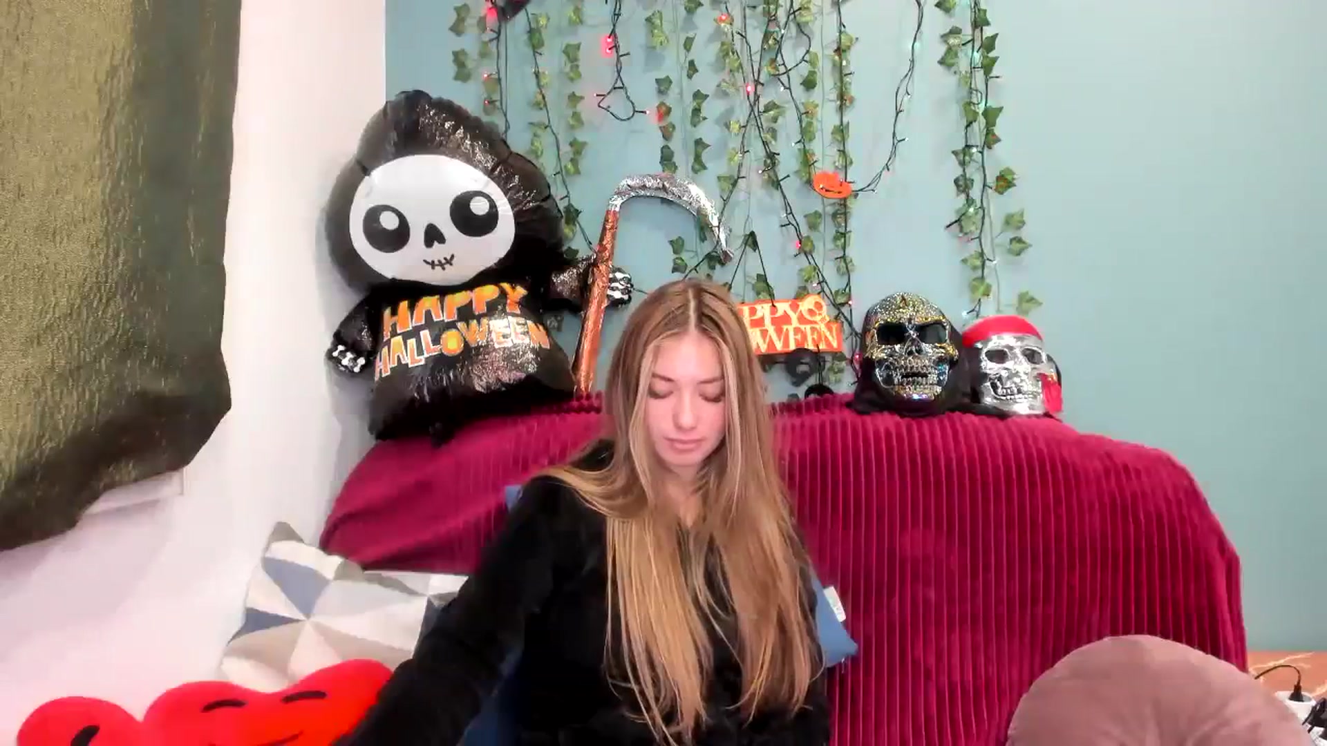 Gallery image thumbnail from Klorisse's myfreecams stream on, 10/28/2023, 09:18 image 15 of 20