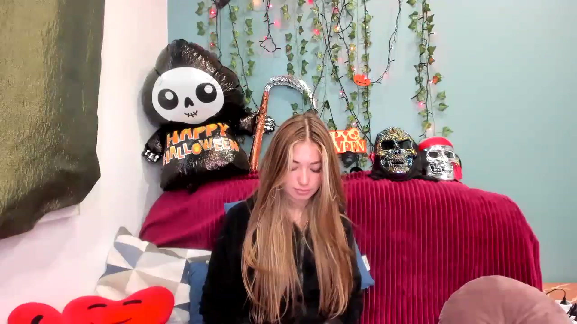 Gallery image thumbnail from Klorisse's myfreecams stream on, 10/28/2023, 09:18 image 11 of 20