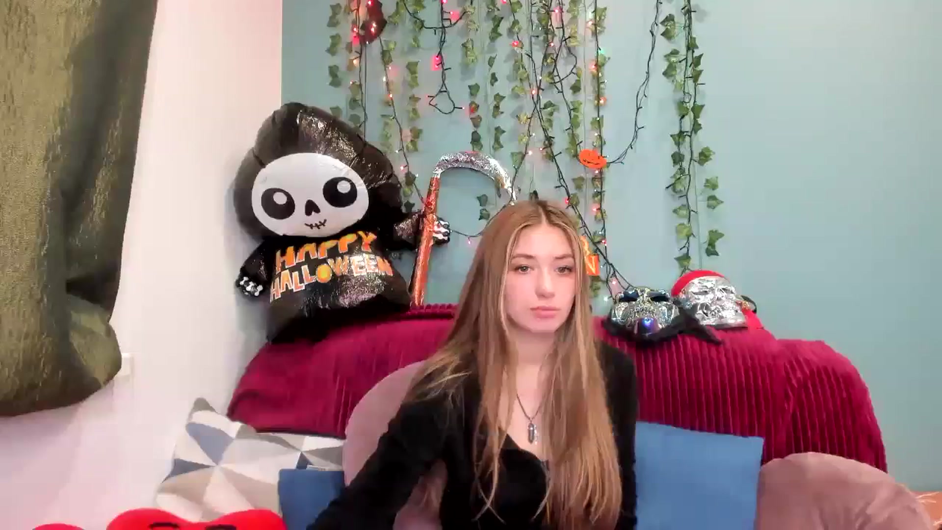 Gallery image thumbnail from Klorisse's myfreecams stream on, 10/29/2023, 12:42 image 10 of 20