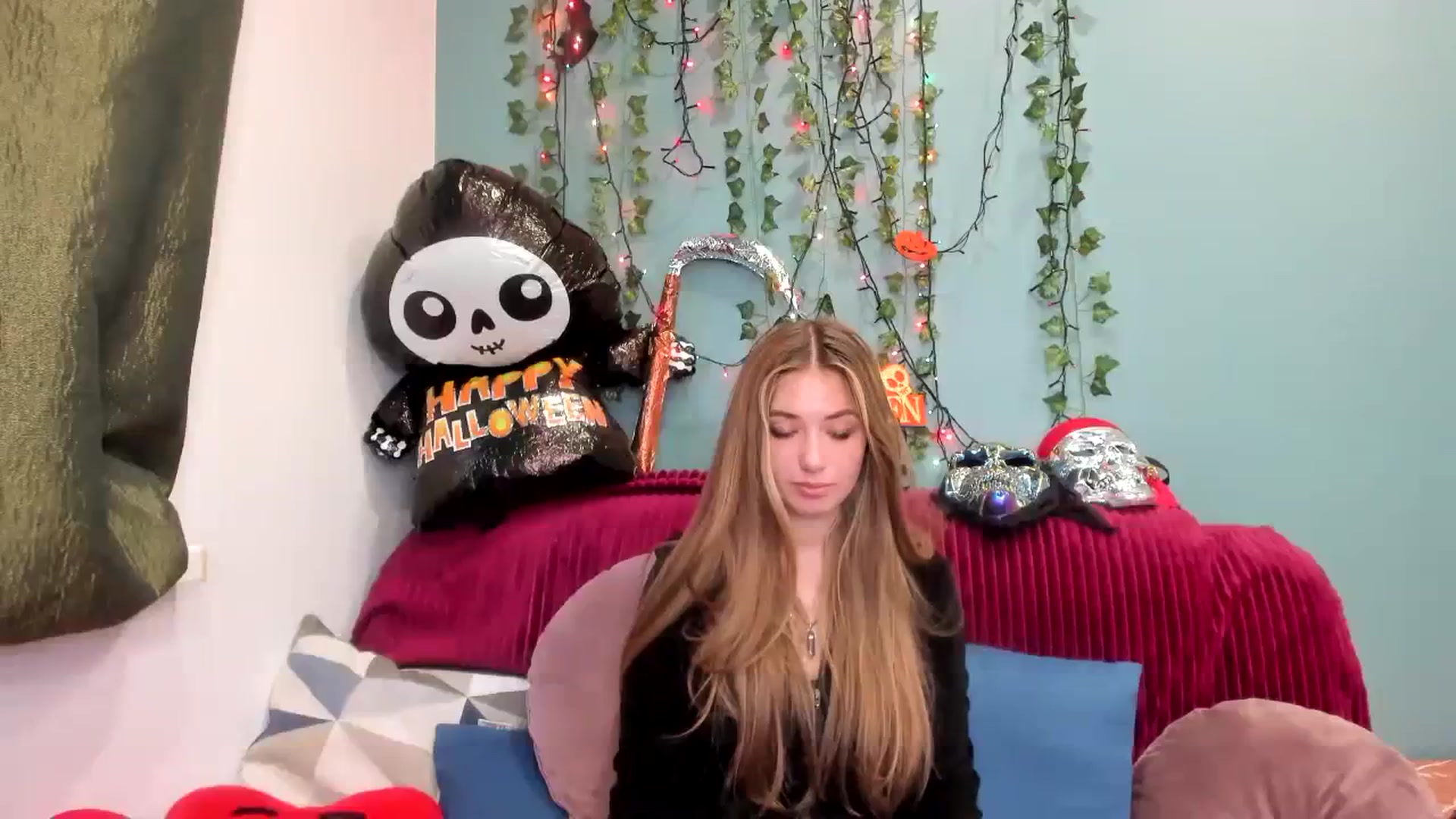 Gallery image thumbnail from Klorisse's myfreecams stream on, 10/29/2023, 12:42 image 1 of 20